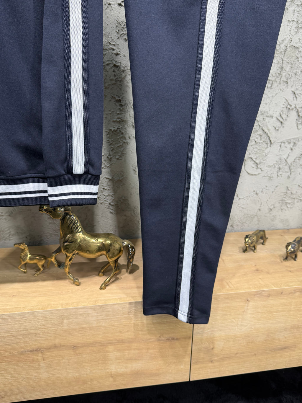 Lacoste Erkek Lacivert-Beyaz Fermuarlı Eşofman Takımı – Premium Seri