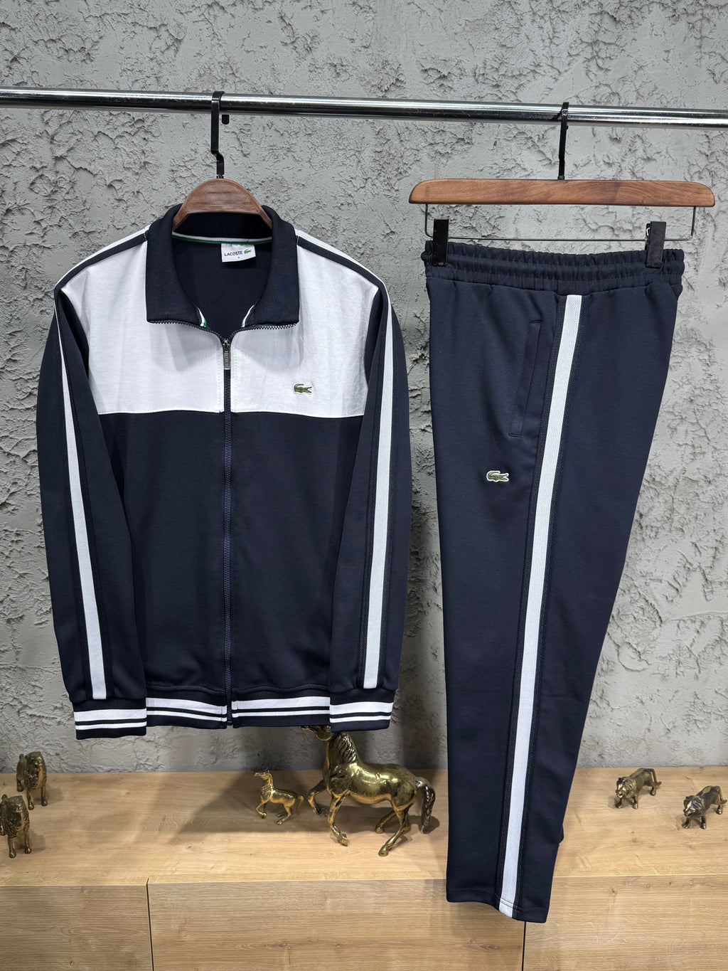 Lacoste Erkek Lacivert-Beyaz Fermuarlı Eşofman Takımı – Premium Seri