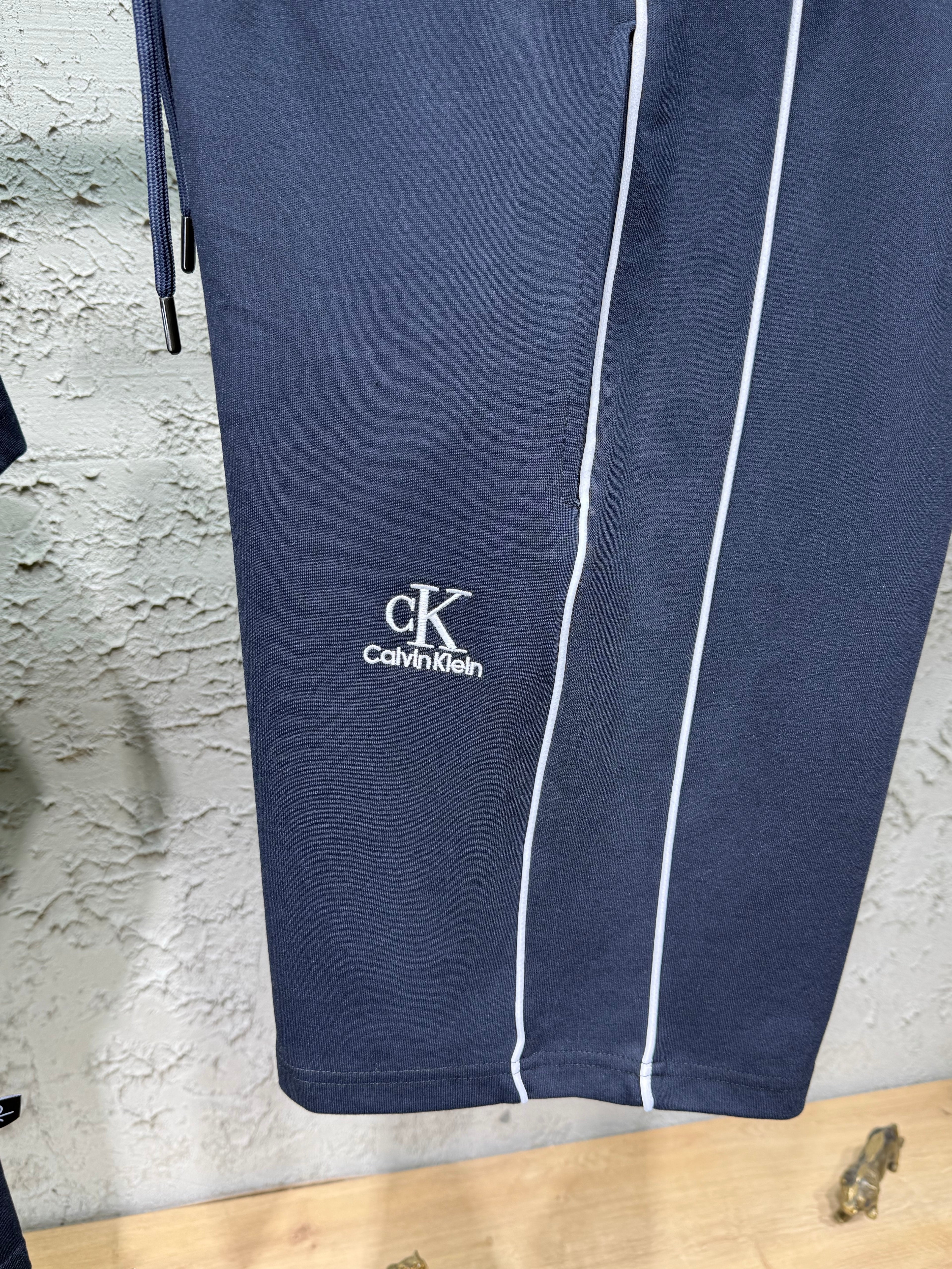 Calvin Klein Lacivert T-shirt & Şort Takımı
