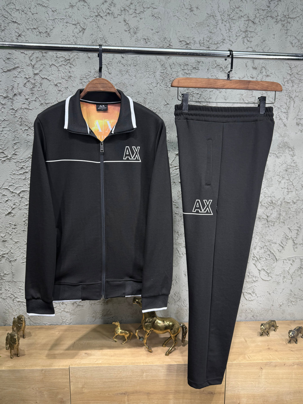 Armani Exchange Erkek Siyah Fermuarlı Eşofman Takımı – AX Logo Detaylı Premium Seri