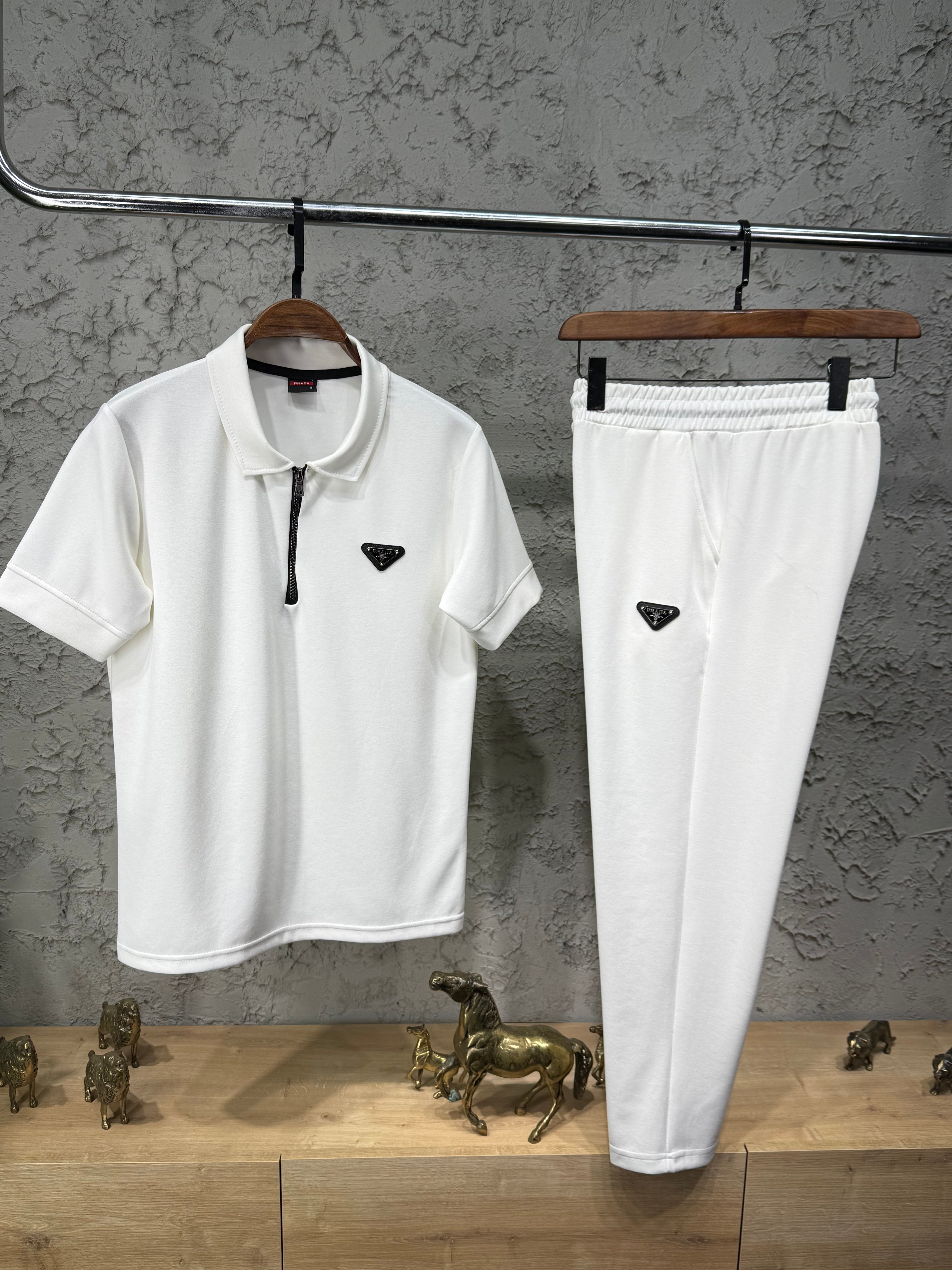 Prada Beyaz T-shirt & Eşofman Takımı