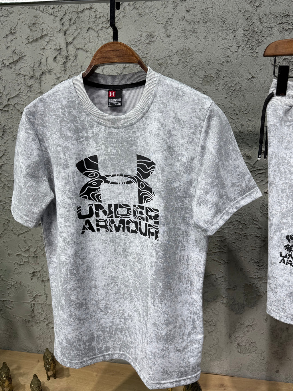 Under Armour Gri T-shirt & Şort Takımı