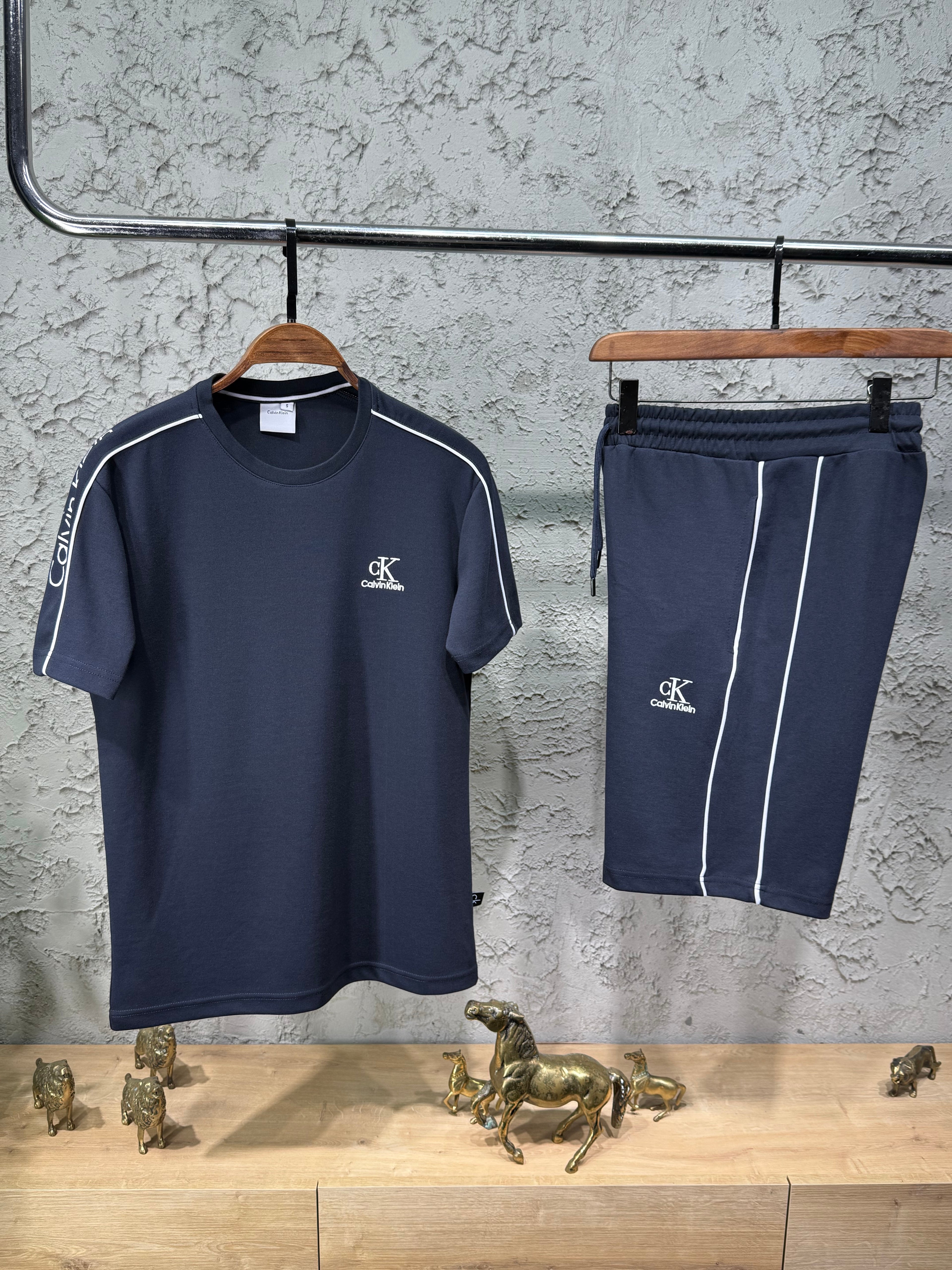 Calvin Klein Lacivert T-shirt & Şort Takımı