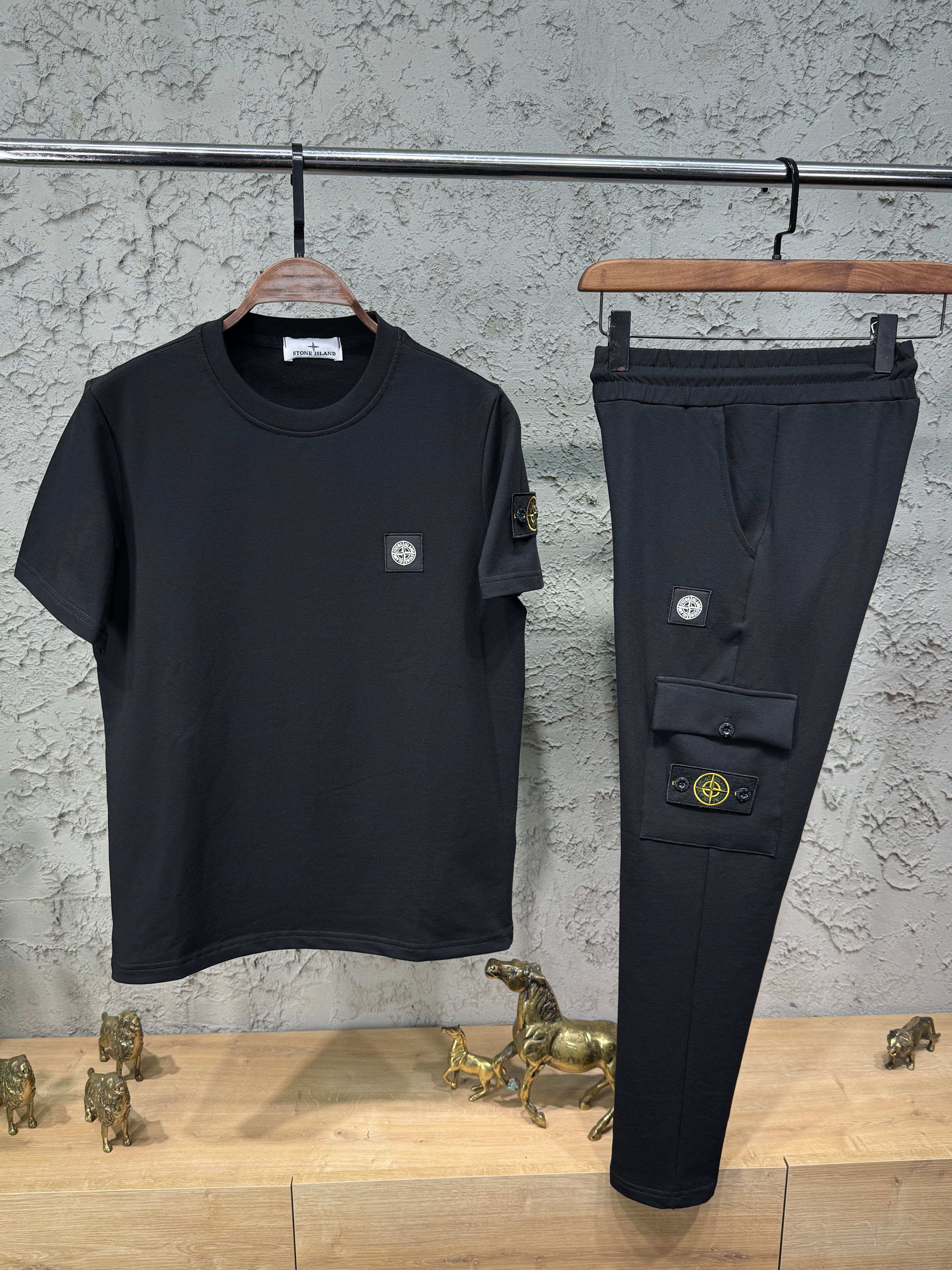 Stone Island Erkek Siyah T-Shirt & Siyah Kargo Eşofman Takımı