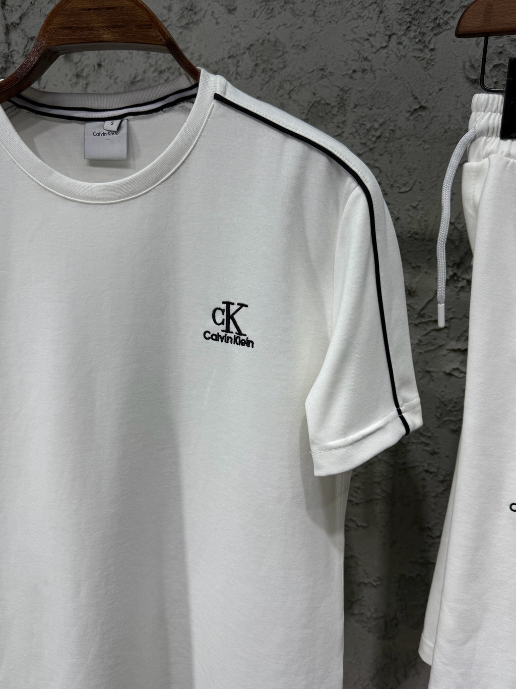 Calvin Klein Beyaz T-shirt & Şort Takımı