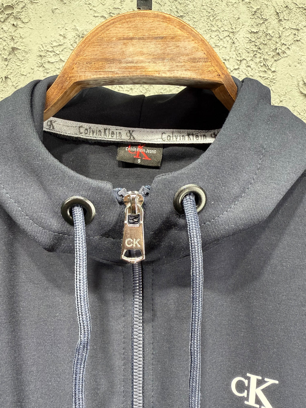 Calvin Klein Erkek Lacivert Kapüşonlu Eşofman Takımı – Logolu Premium Seri