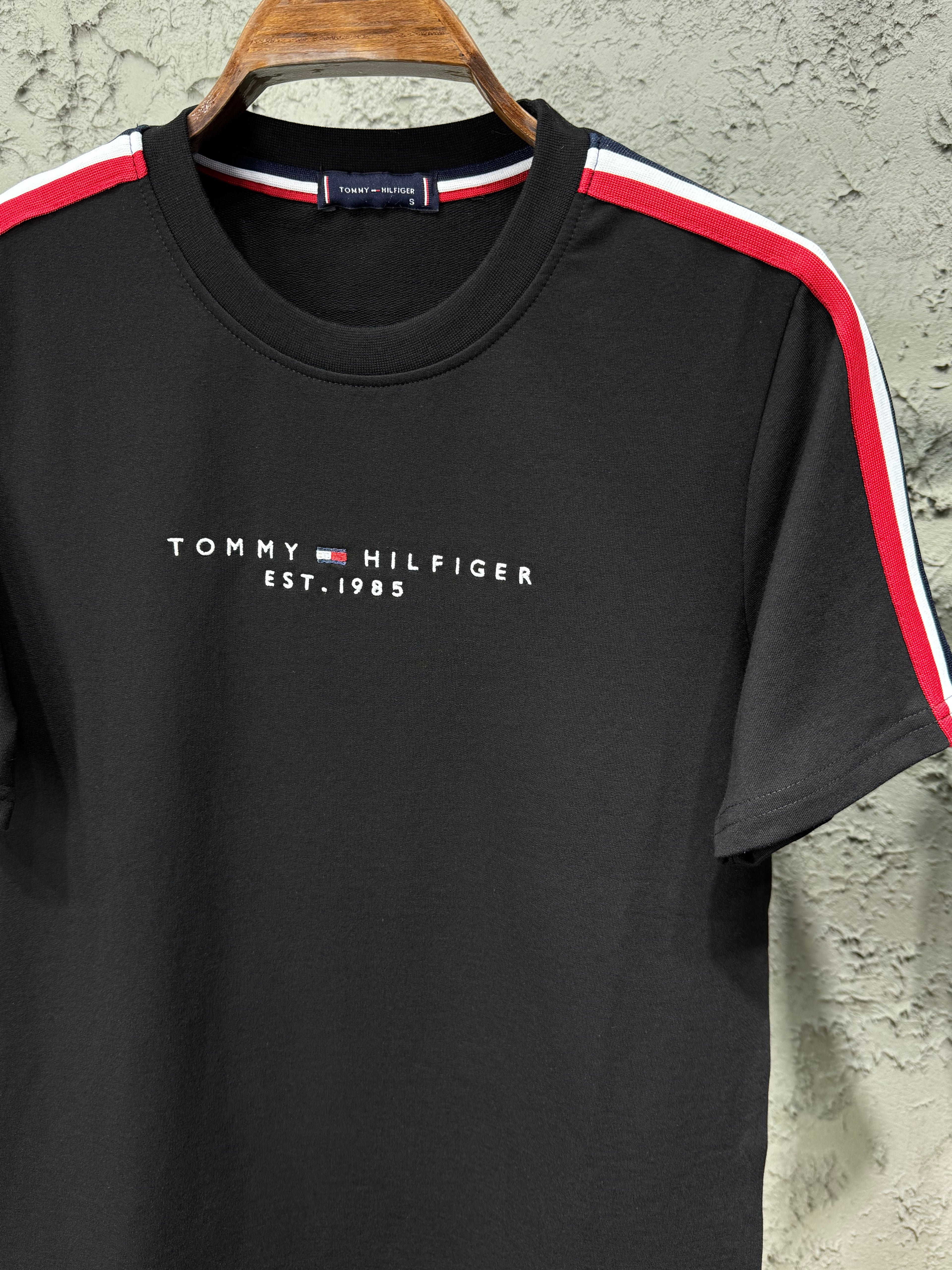 Tommy Hilfiger Erkek Nakış Logo Detaylı Siyah Eşofman Takımı