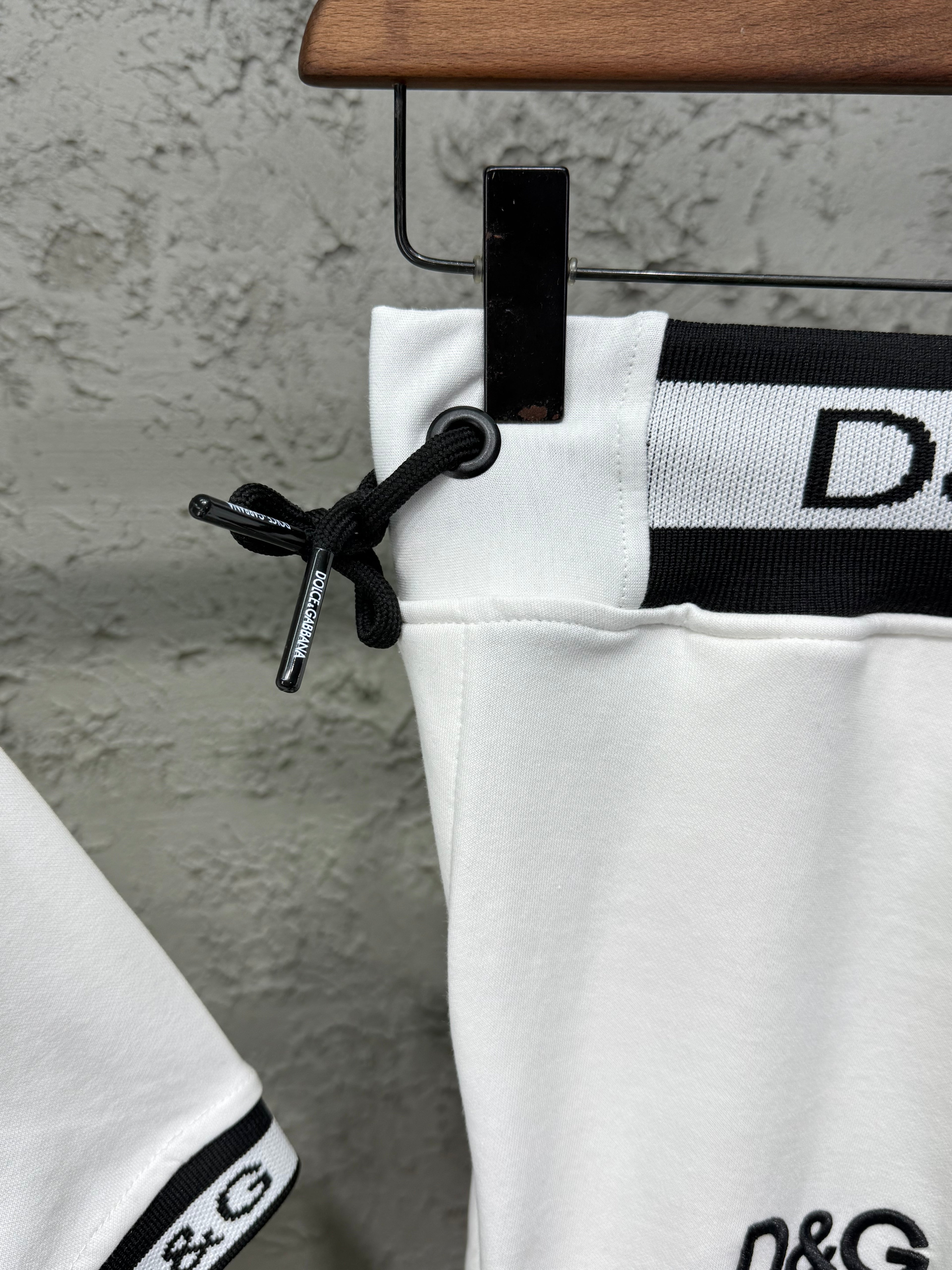 Dolce & Gabbana Erkek Beyaz D&G Logo Detaylı Şortlu Takım