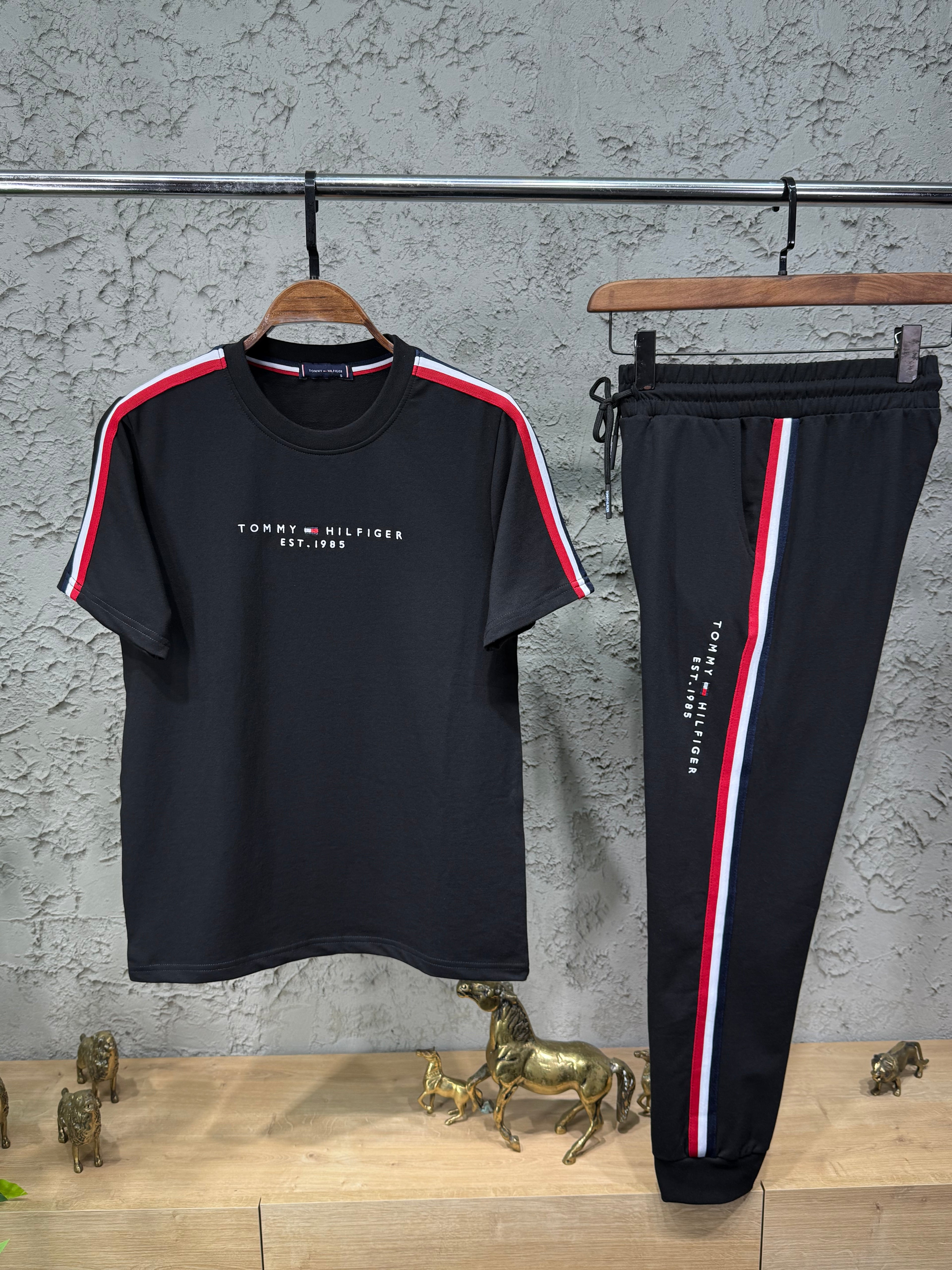 Tommy Hilfiger Erkek Nakış Logo Detaylı Siyah Eşofman Takımı