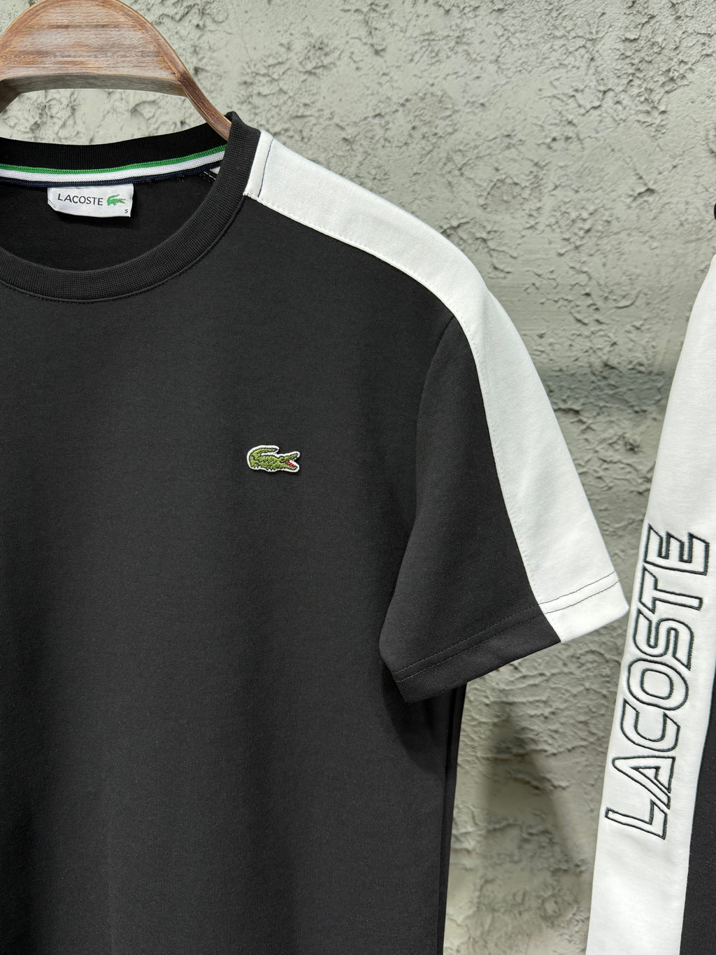 Lacoste Siyah Beyaz Şerit Detaylı T-Shirt & Şort Takımı