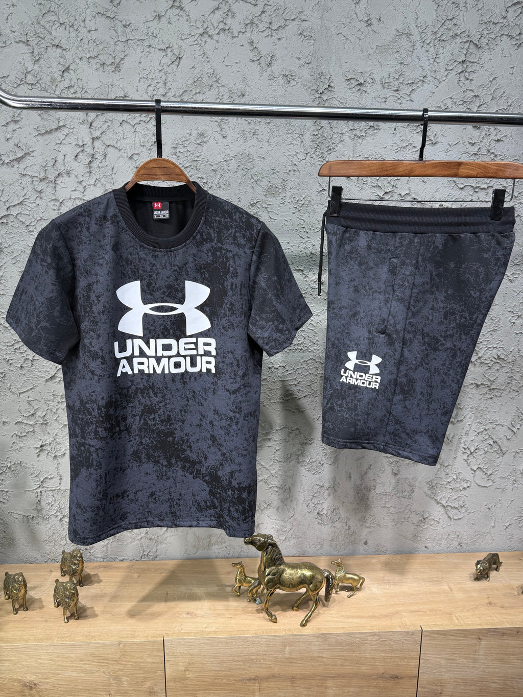 Under Armour Siyah T-shirt & Şort Takımı
