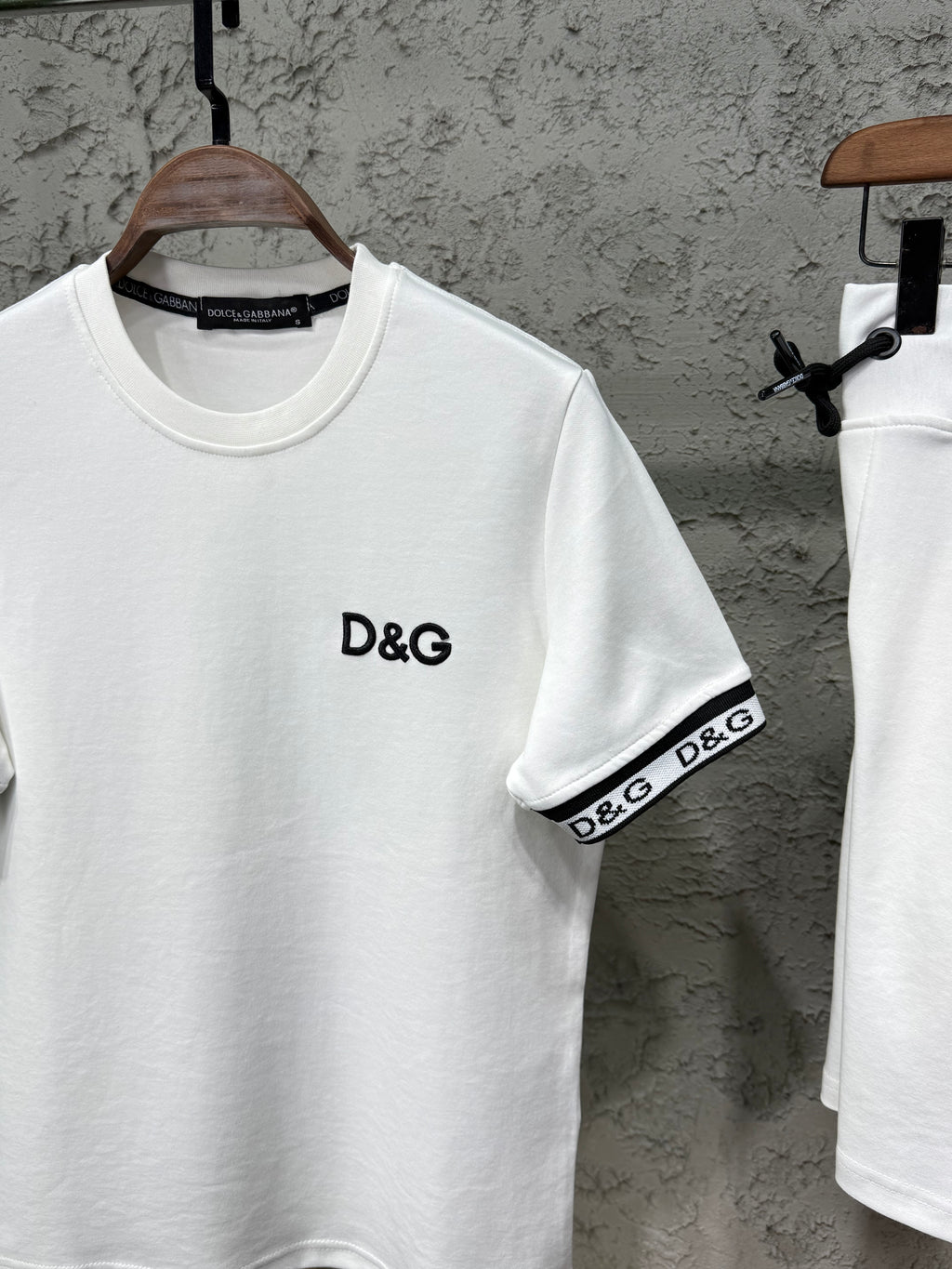 Dolce & Gabbana Erkek Beyaz D&G Logo Detaylı Şortlu Takım