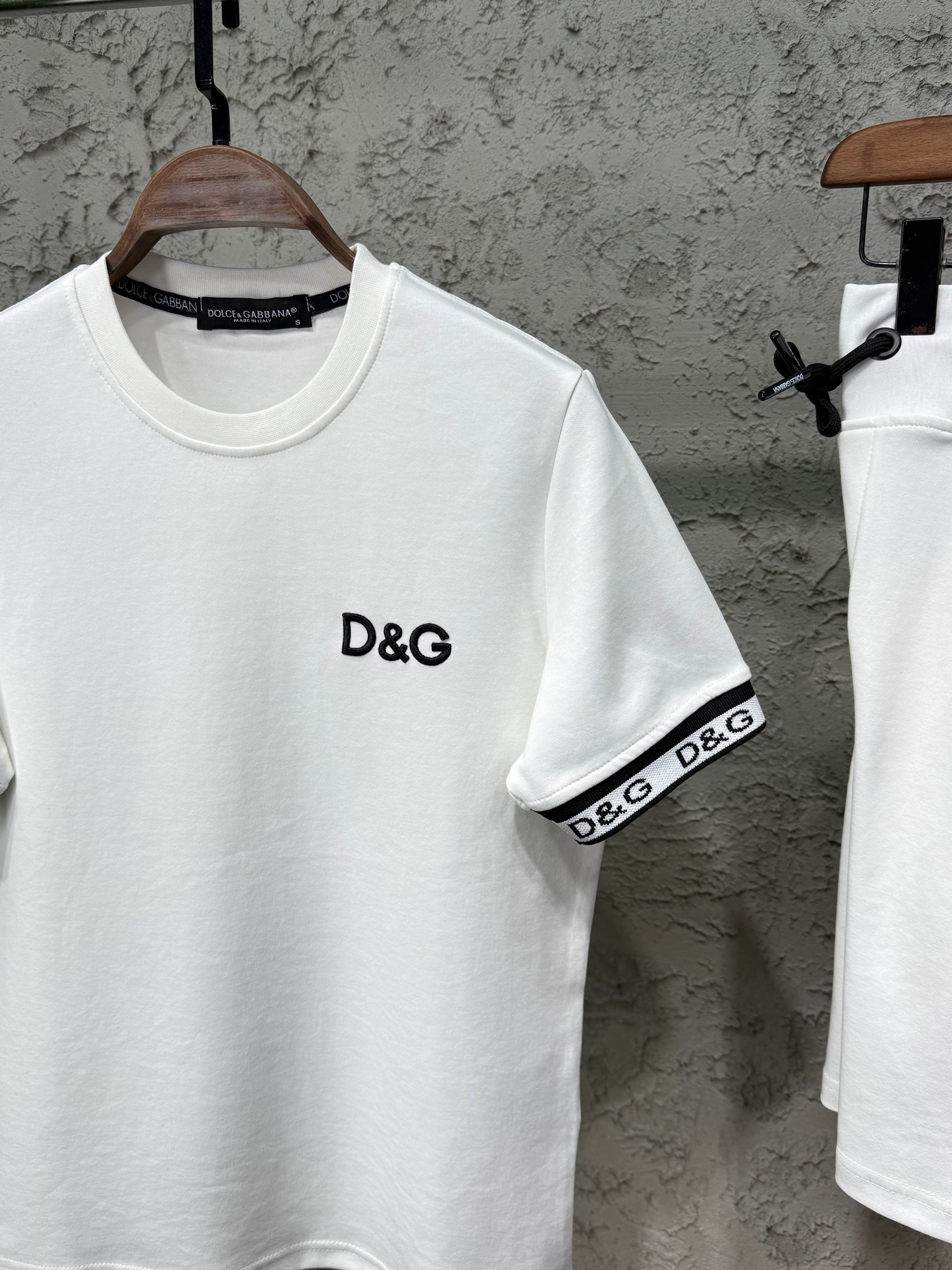 Dolce & Gabbana Erkek Beyaz D&G Logo Detaylı Şortlu Takım