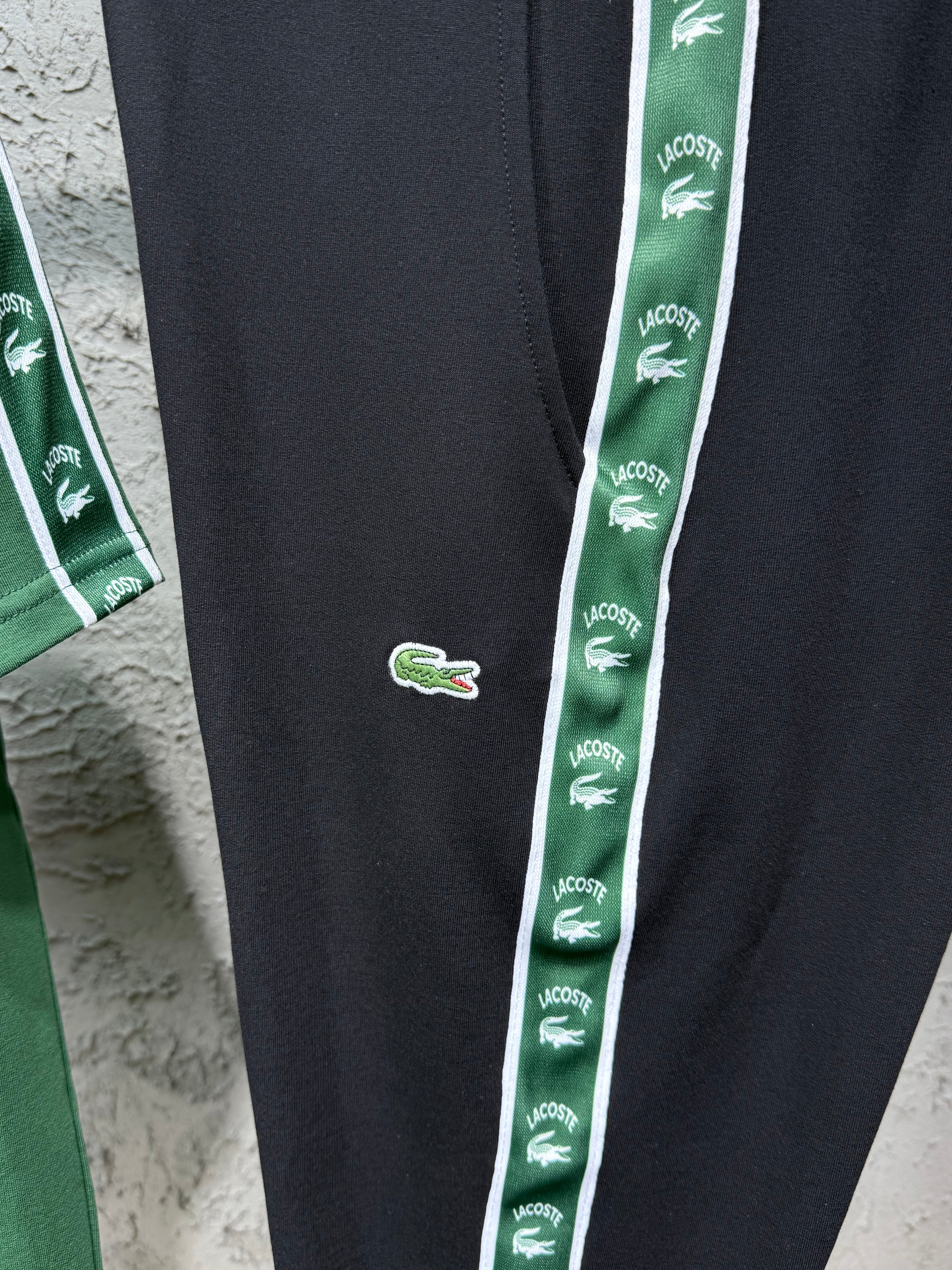 Lacoste Erkek Yeşil T-Shirt & Siyah Şerit Detaylı Eşofman Takımı