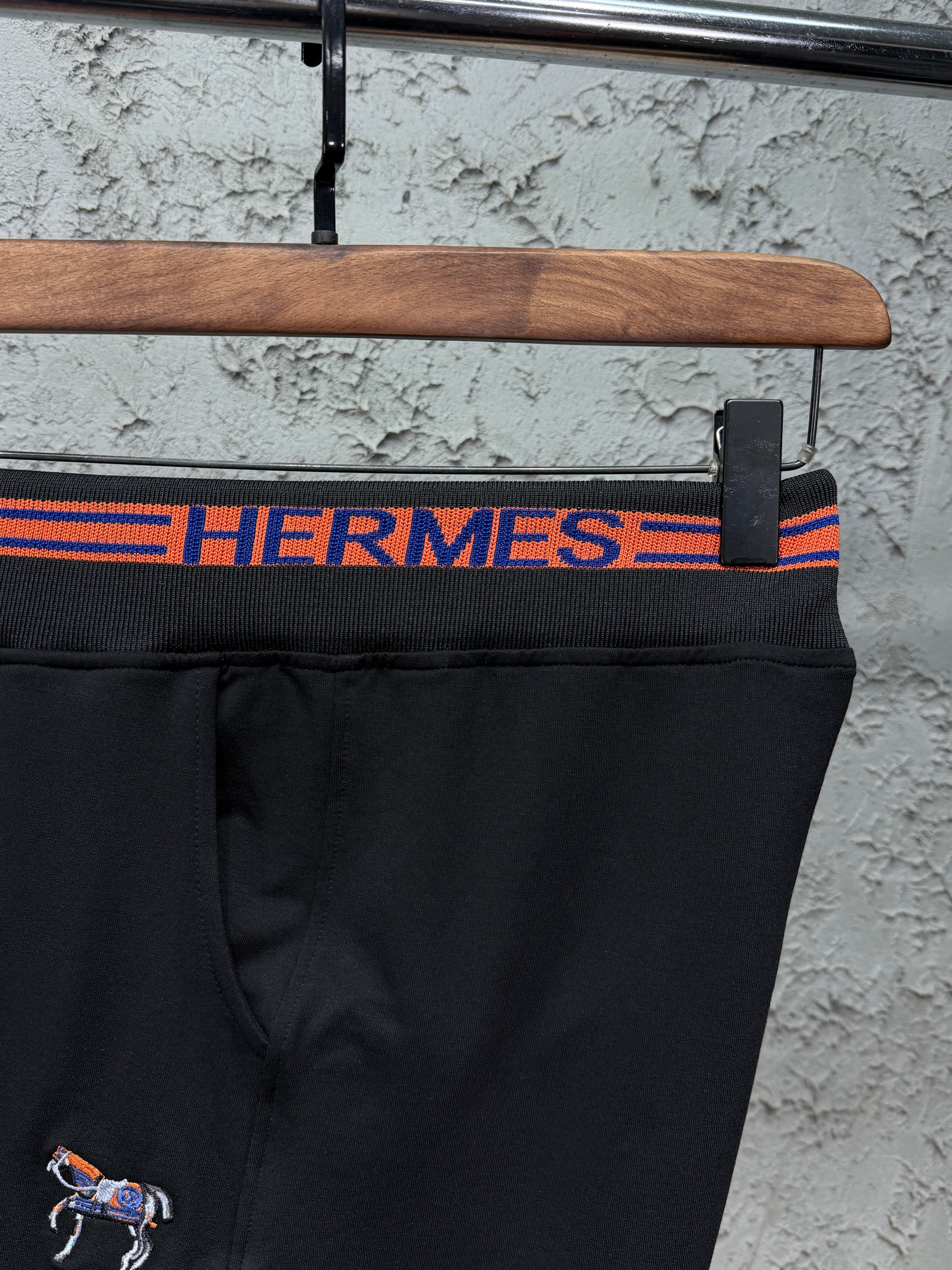 Hermes Erkek Beyaz T-Shirt & Siyah Şort Takım
