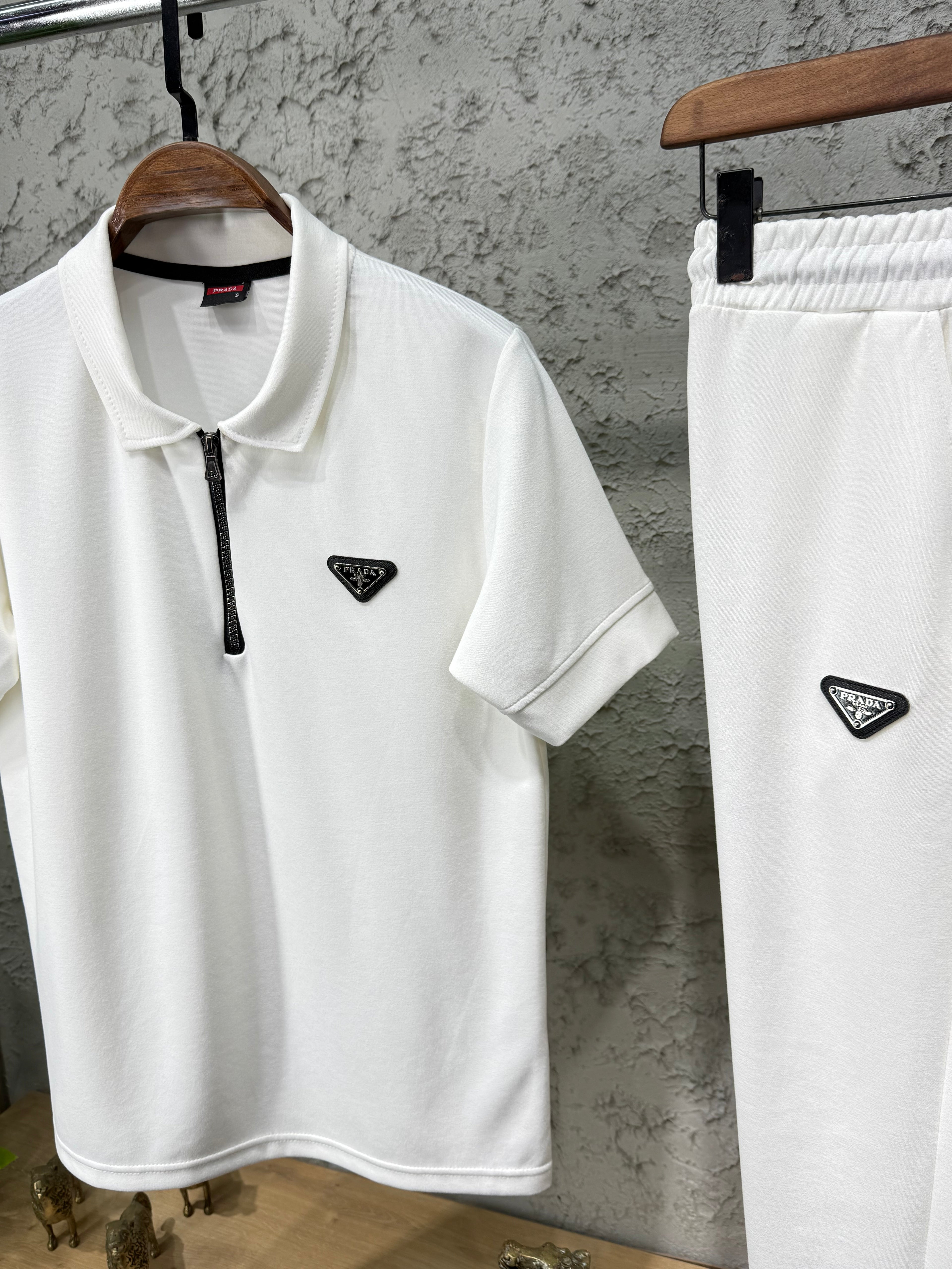 Prada Beyaz T-shirt & Eşofman Takımı