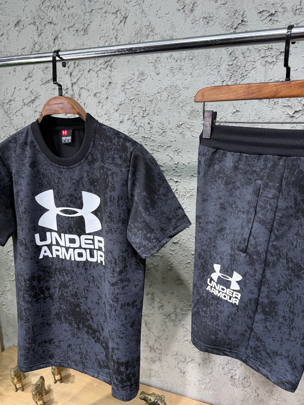 Under Armour Siyah T-shirt & Şort Takımı