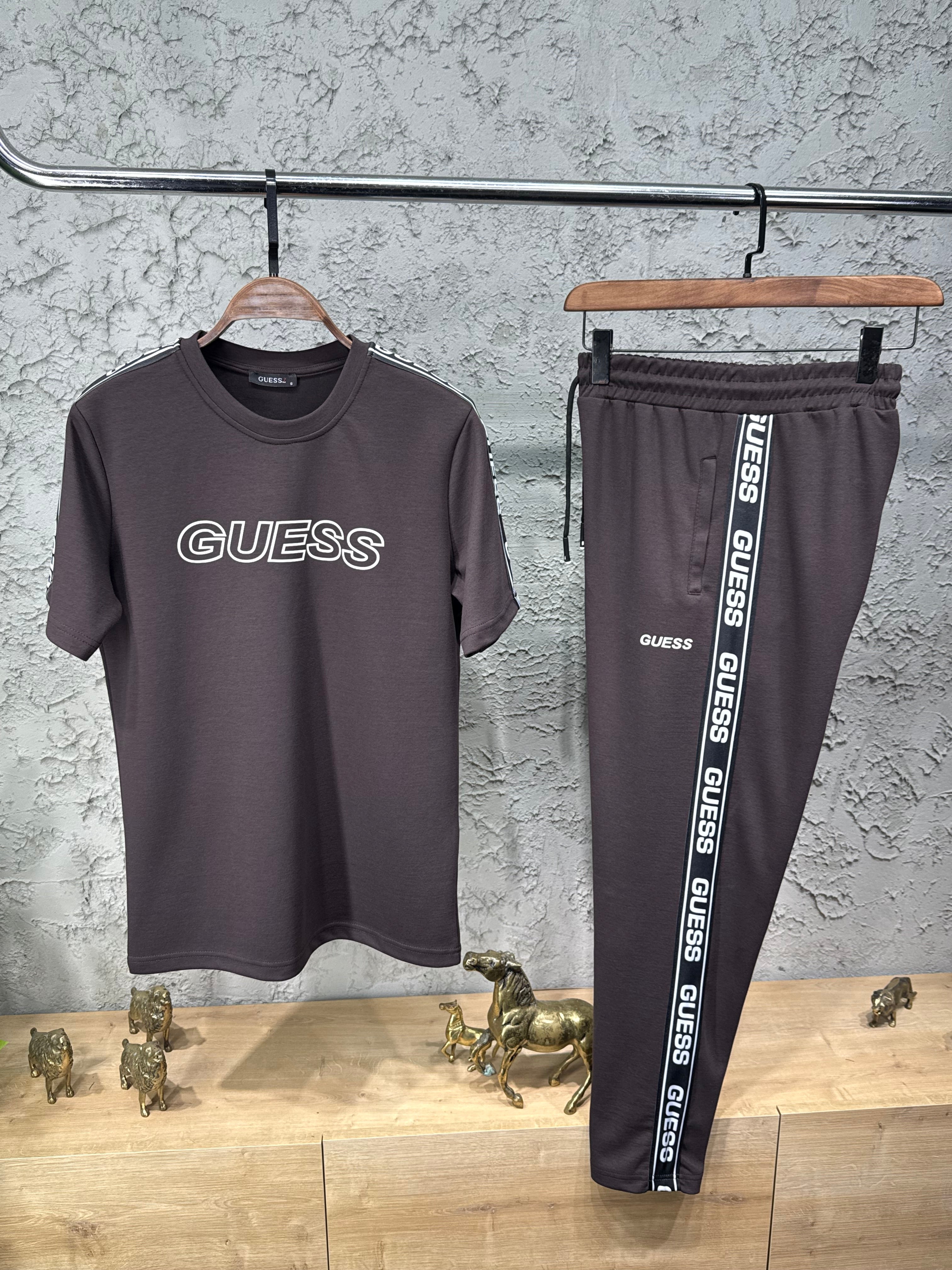 Guess Şeritli Acı Kahve T-shirt & Eşofman Takımı