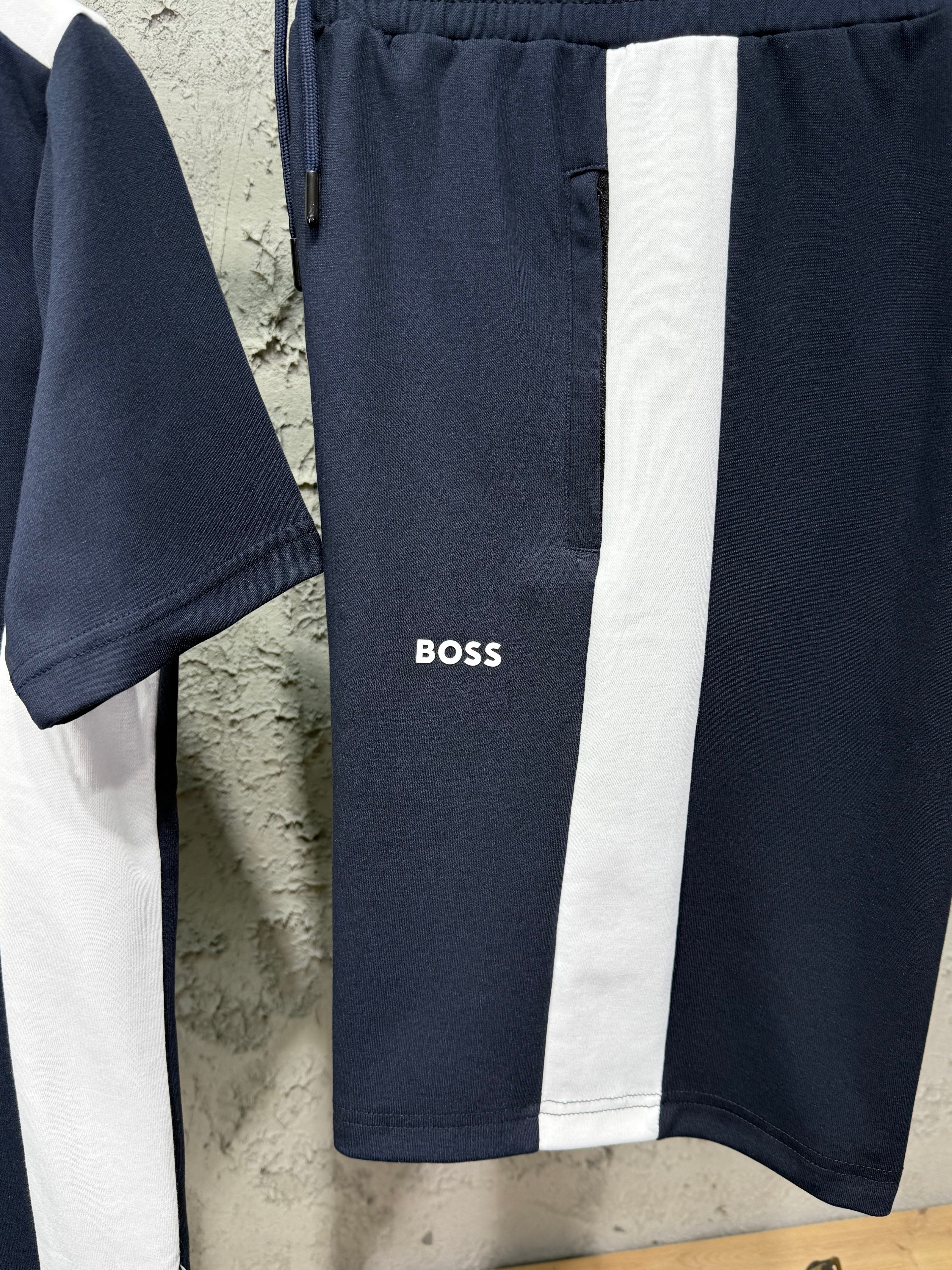 Boss Lacivert Beyaz Kontrast Detaylı T-Shirt & Şort Takımı