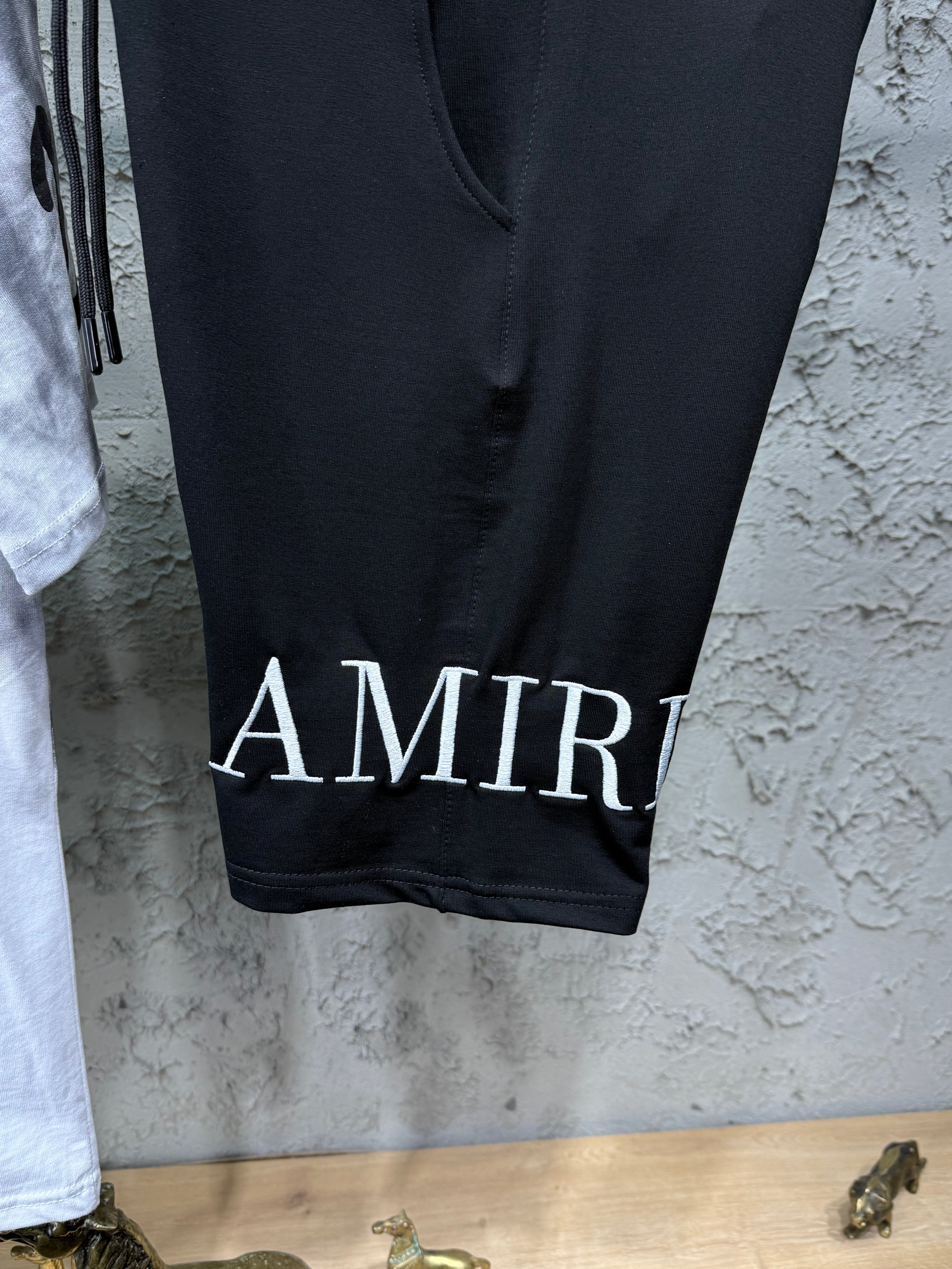 Amiri Yeni Sezon Siyah Beyaz T-shirt & Şort Takımı