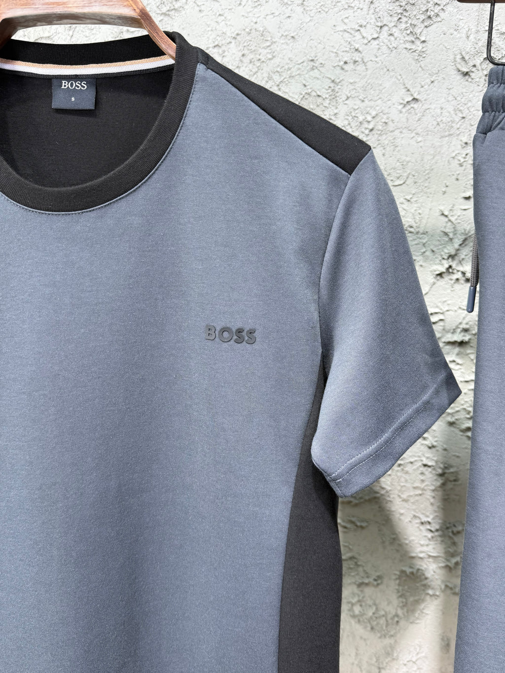 Boss Füme Siyah Kontrast Detaylı T-Shirt & Şort Takımı