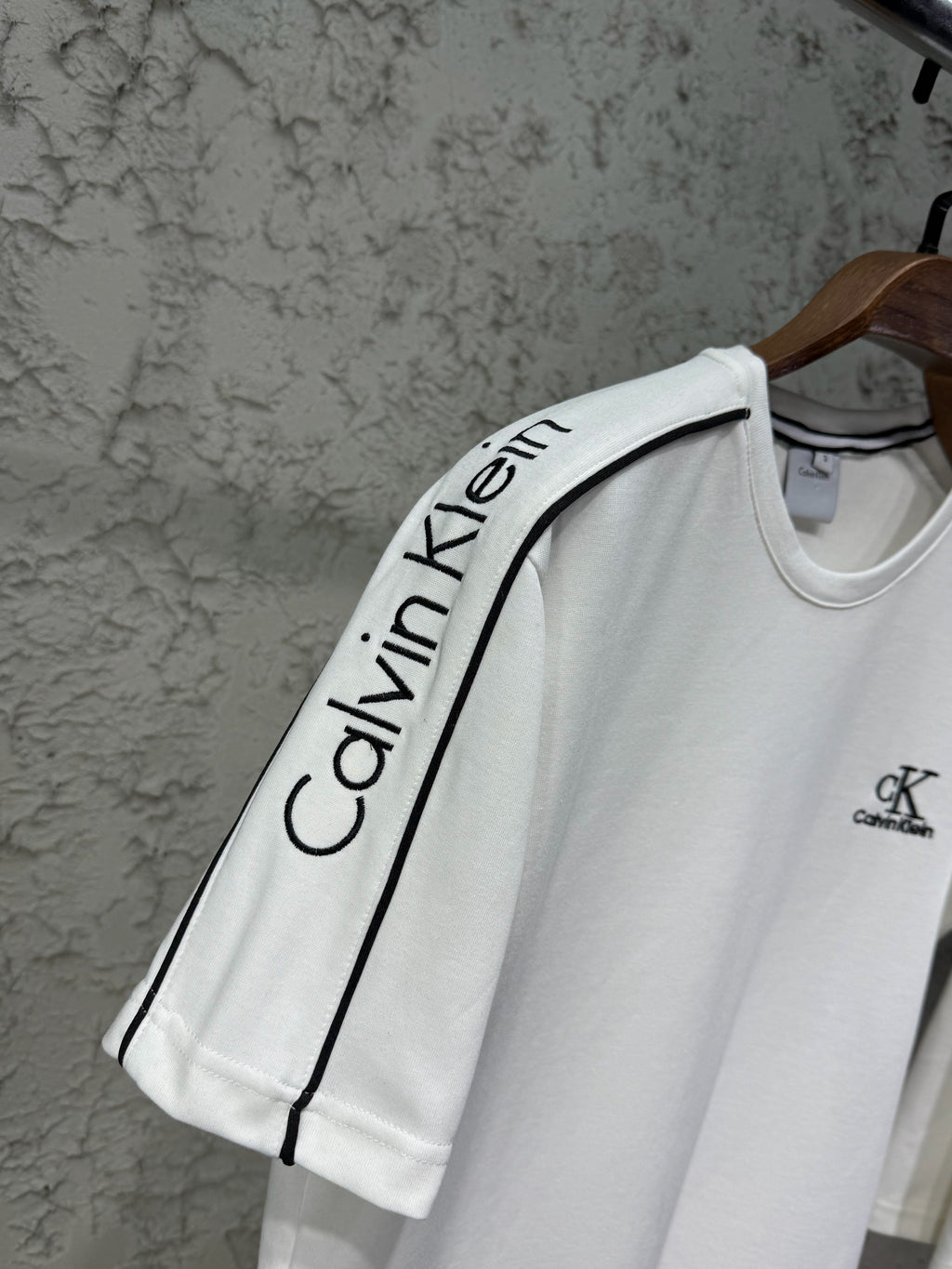 Calvin Klein Beyaz T-shirt & Şort Takımı