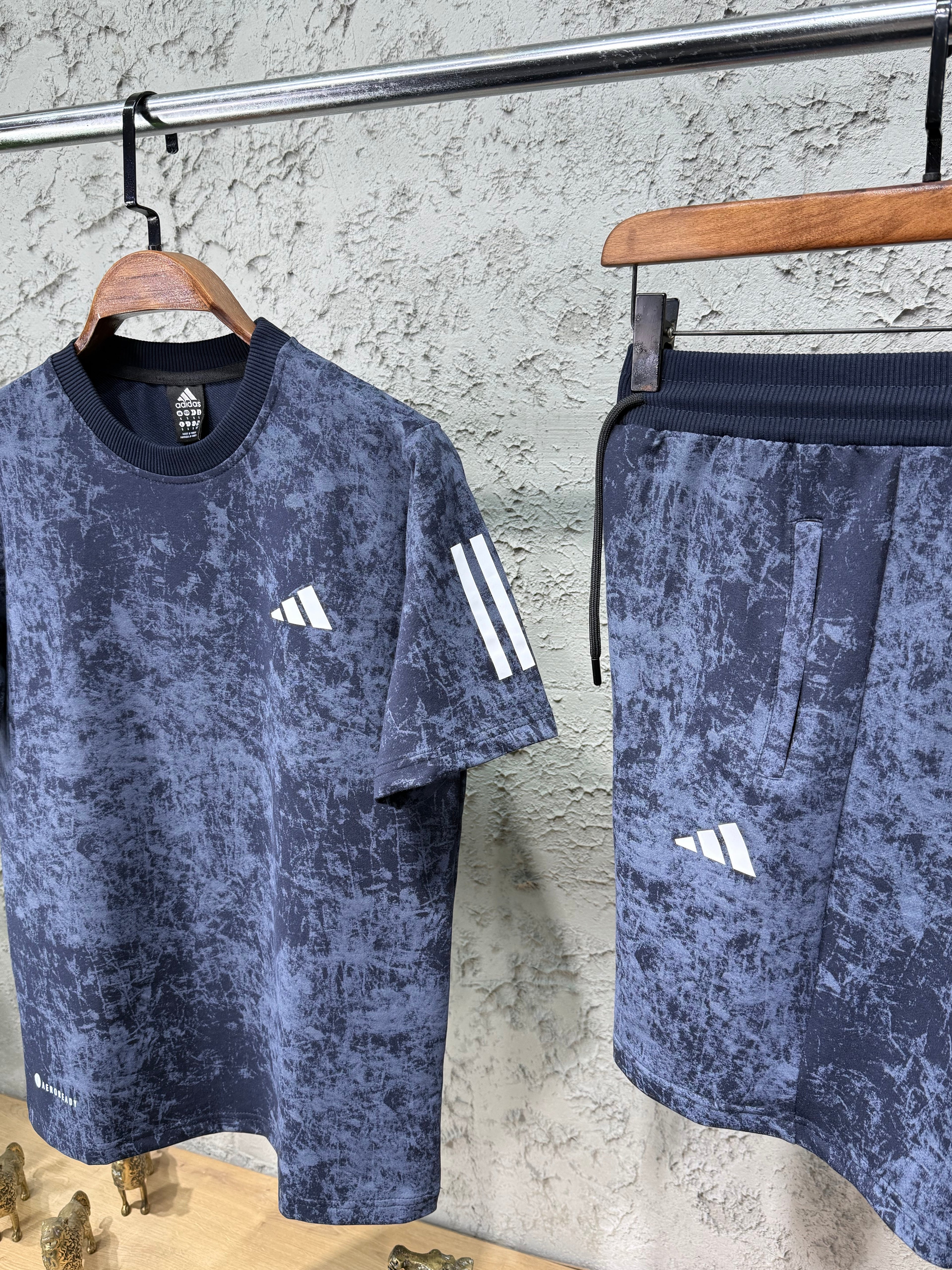 Adidas Desen Lacivert T-shirt & Şort Takımı