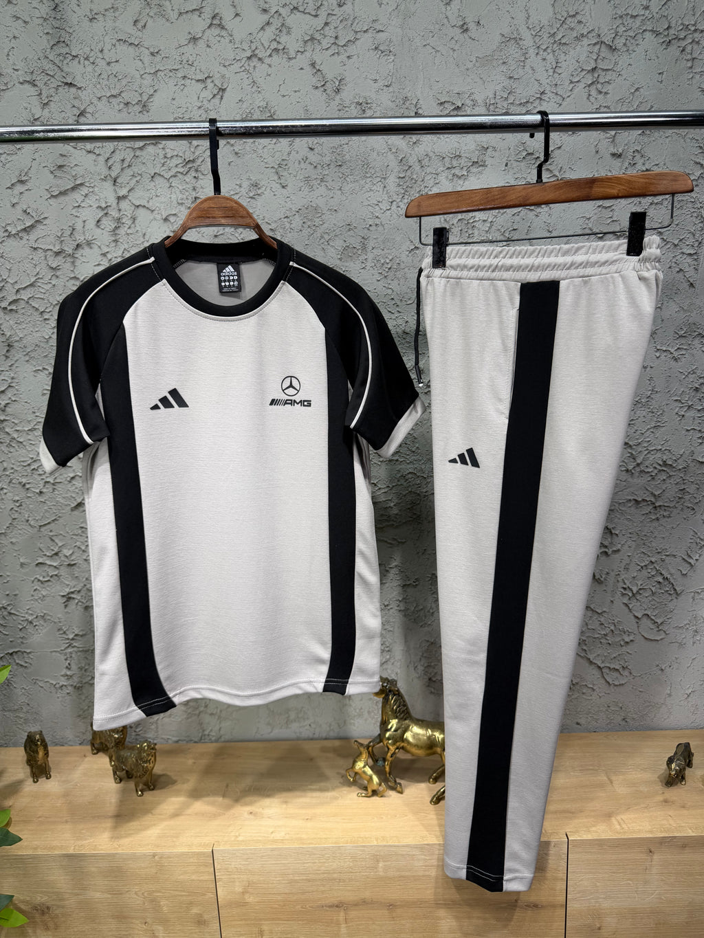 Adidas Mercedes AMG Krem T-shirt & Eşofman Takımı