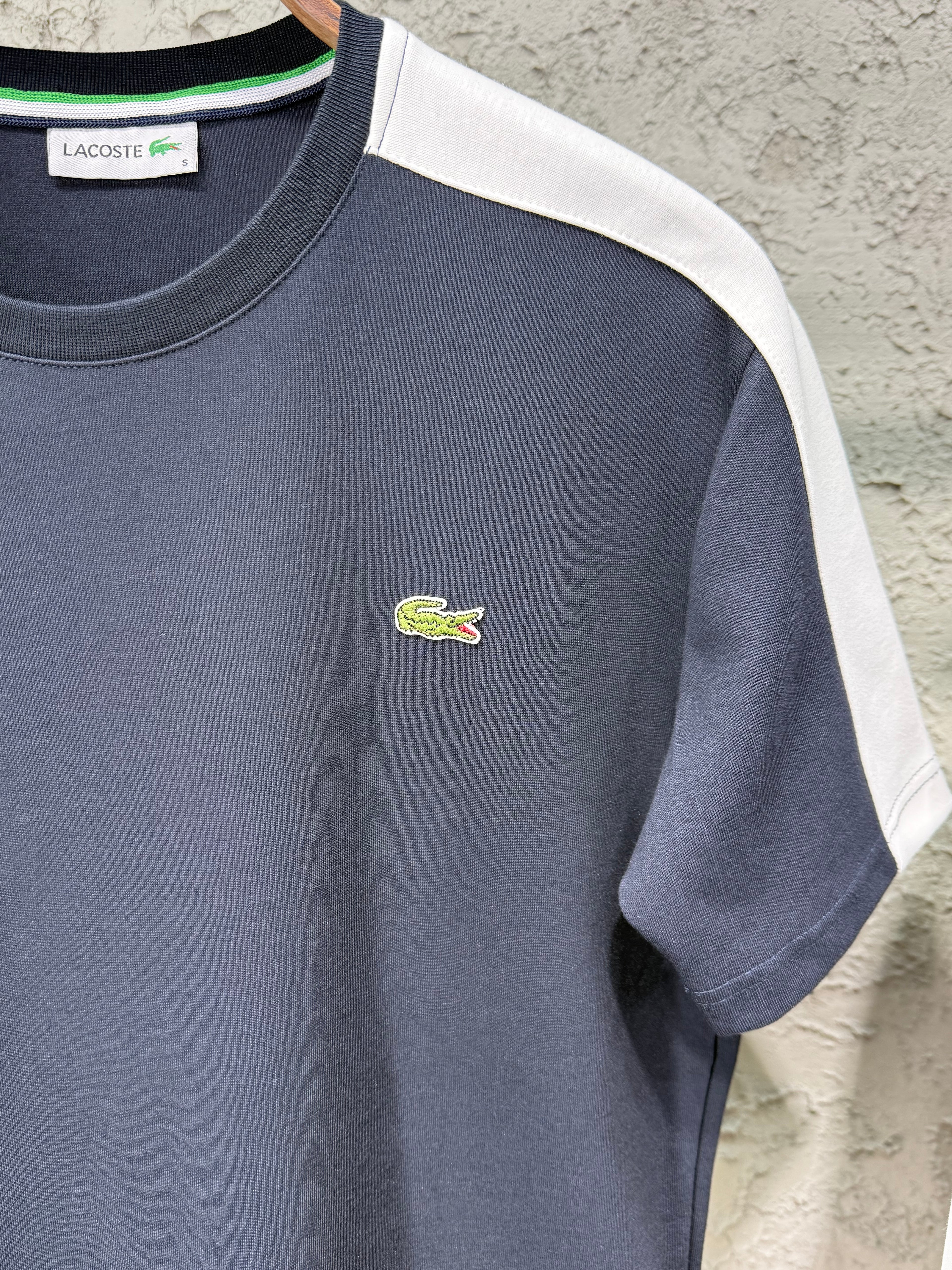 Lacoste Lacivert Beyaz Şerit Detaylı T-Shirt & Şort Takımı