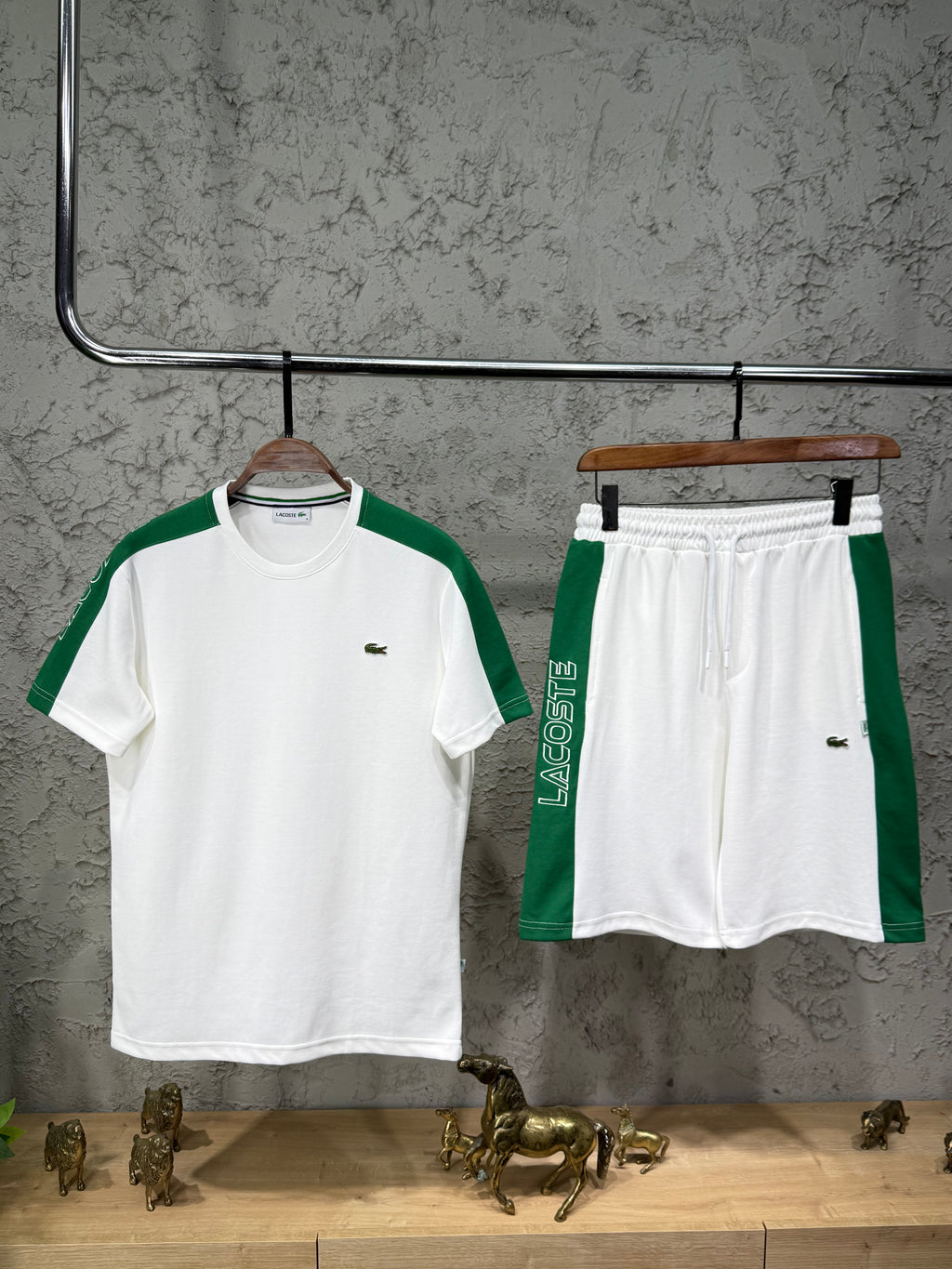 Lacoste Beyaz Yeşil Şerit Detaylı T-Shirt & Şort Takımı