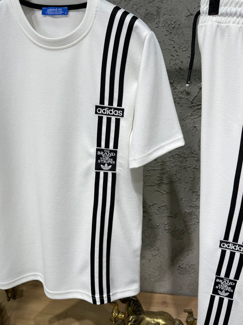 Adidas Nakışlı Beyaz T-shirt & Eşofman Takımı
