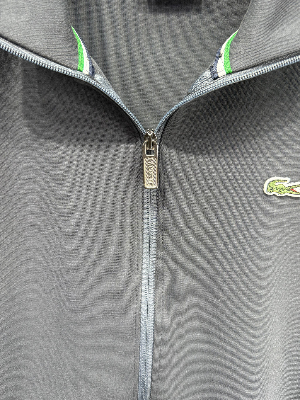 Lacoste Erkek Antrasit-Beyaz Fermuarlı Eşofman Takımı – Premium Seri