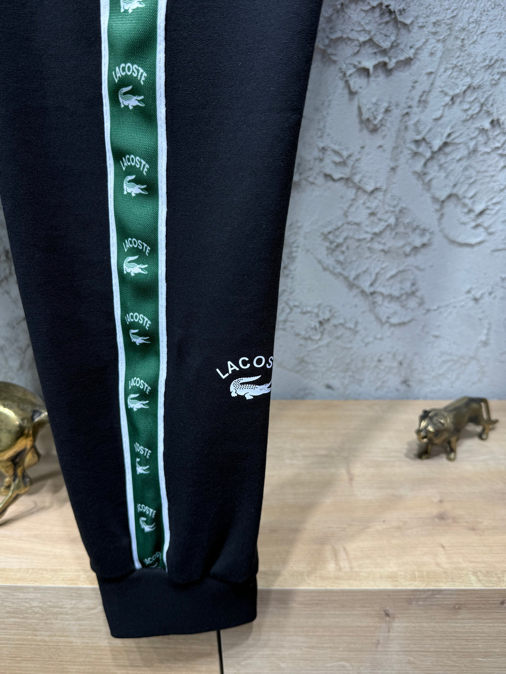 Lacoste Erkek Yeşil T-Shirt & Siyah Şerit Detaylı Eşofman Takımı