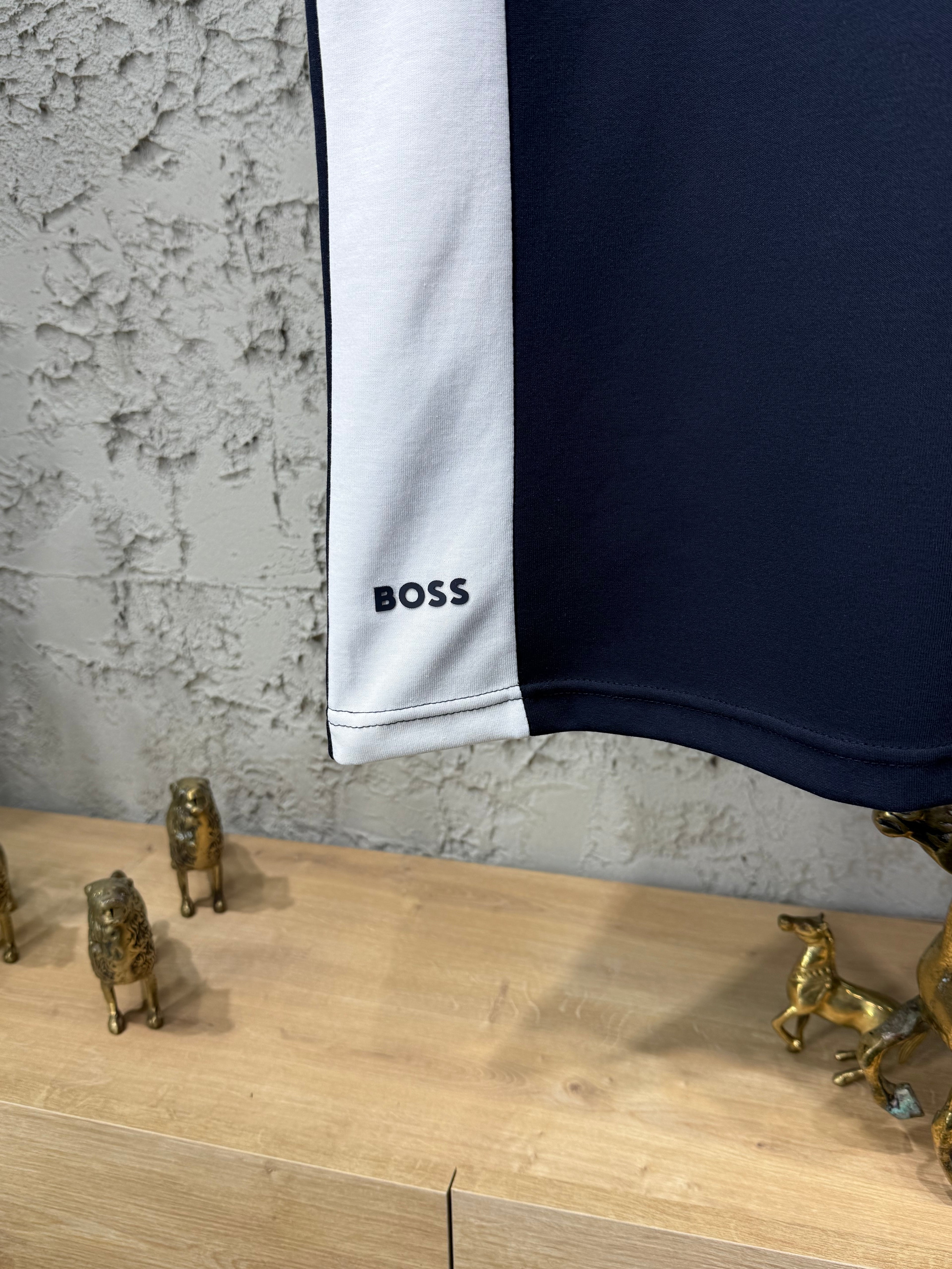Boss Lacivert Beyaz Kontrast Detaylı T-Shirt & Şort Takımı