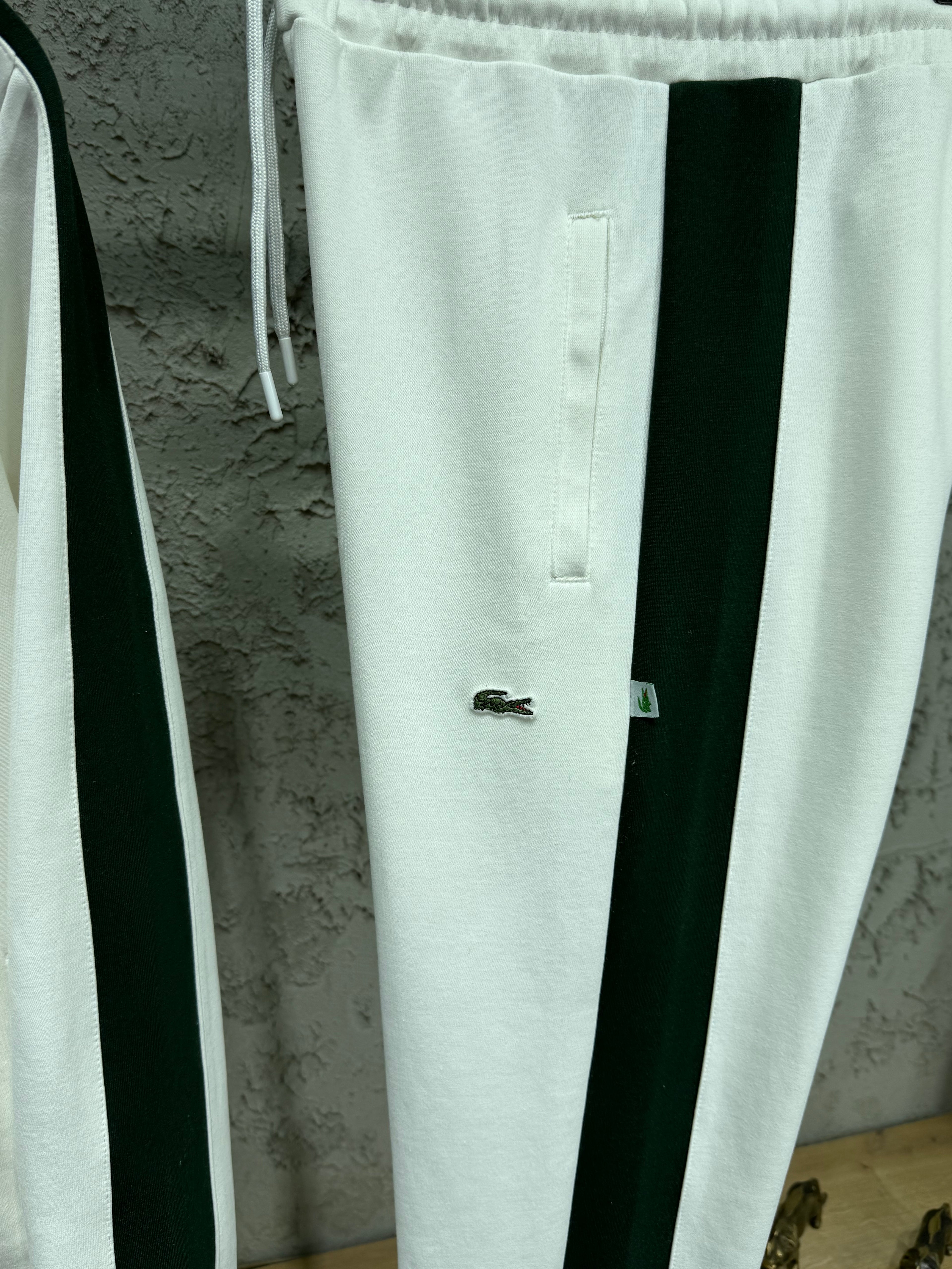 Lacoste Erkek Beyaz-Yeşil Fermuarlı Eşofman Takımı – Premium Seri
