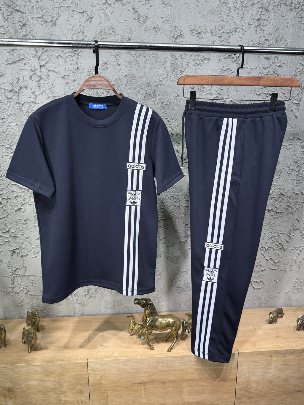 Adidas Nakışlı Lacivert T-shirt & Eşofman Takımı