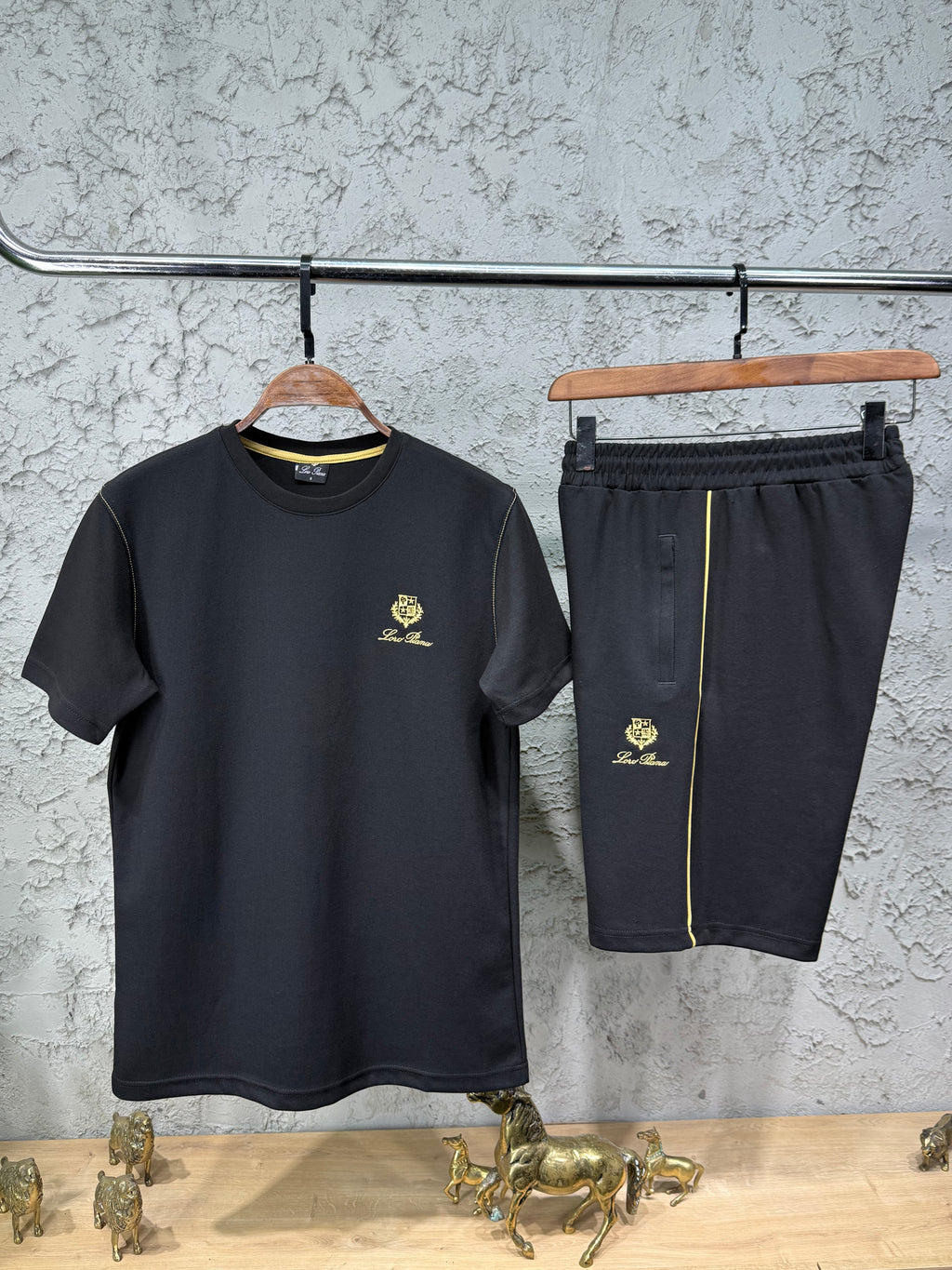 Loro Piana Siyah Nakış T-shirt & Şort Takımı