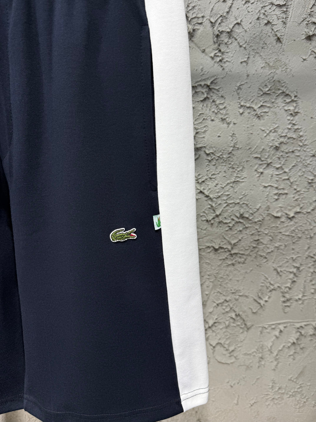 Lacoste Lacivert Beyaz Şerit Detaylı T-Shirt & Şort Takımı