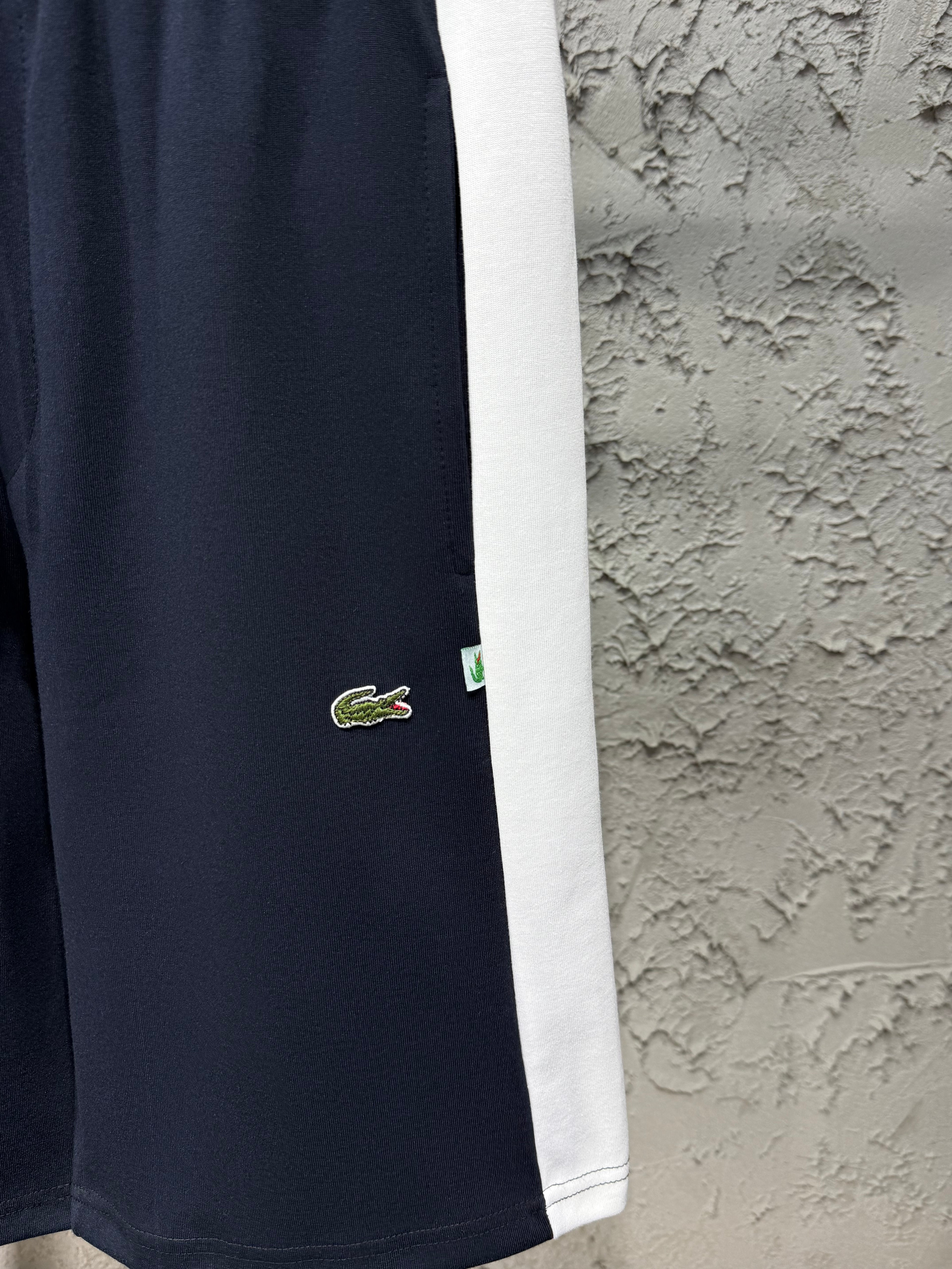 Lacoste Lacivert Beyaz Şerit Detaylı T-Shirt & Şort Takımı