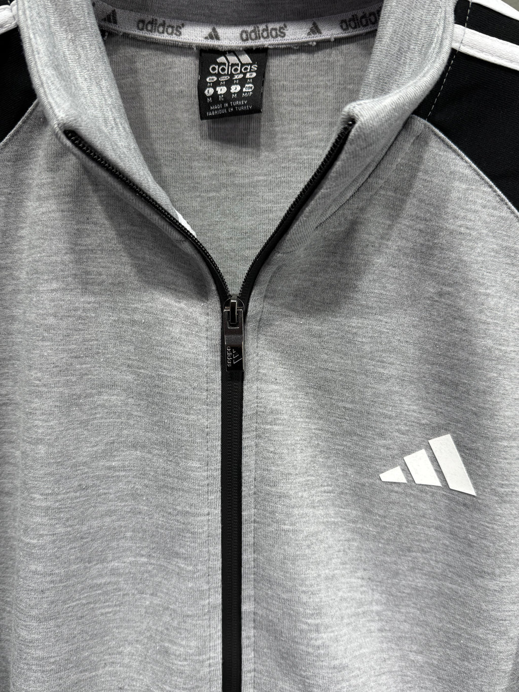 Adidas Erkek Gri-Siyah Fermuarlı Eşofman Takımı – 3 Çizgi Detaylı Premium Seri