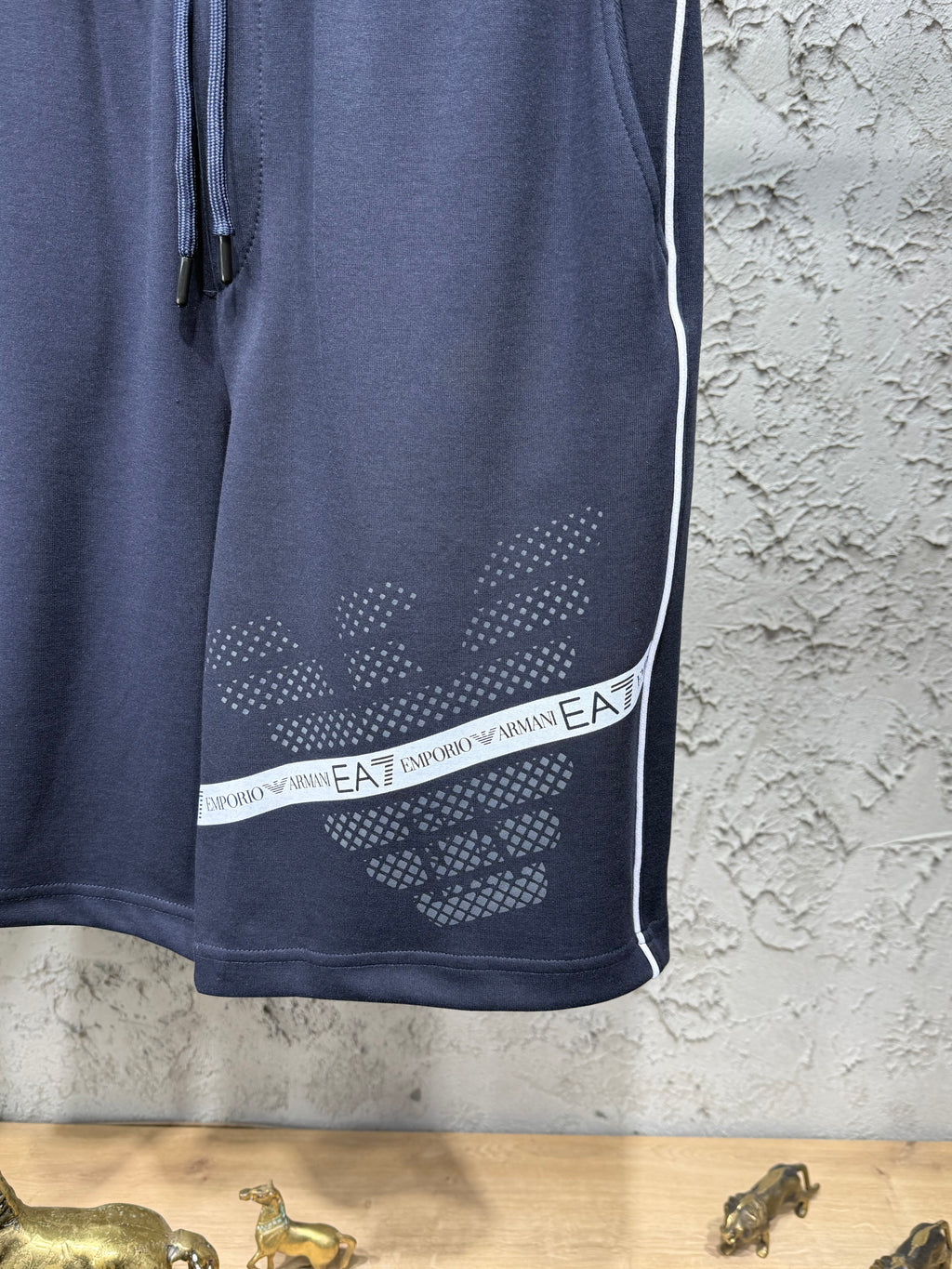 Emporio Armani Büyük Baskı Lacivert T-shirt & Şort Takımı