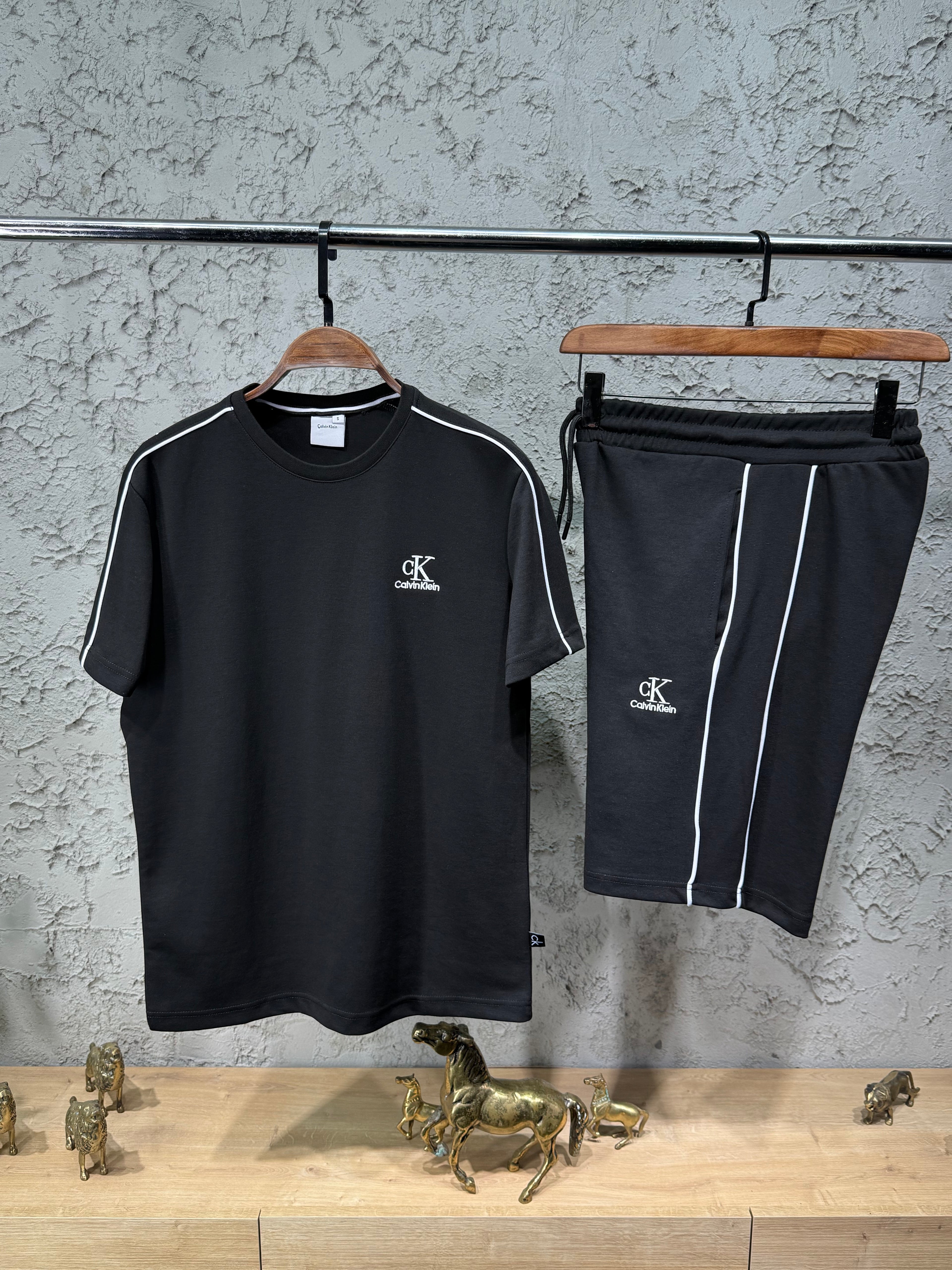 Calvin Klein Siyah T-shirt & Şort Takımı