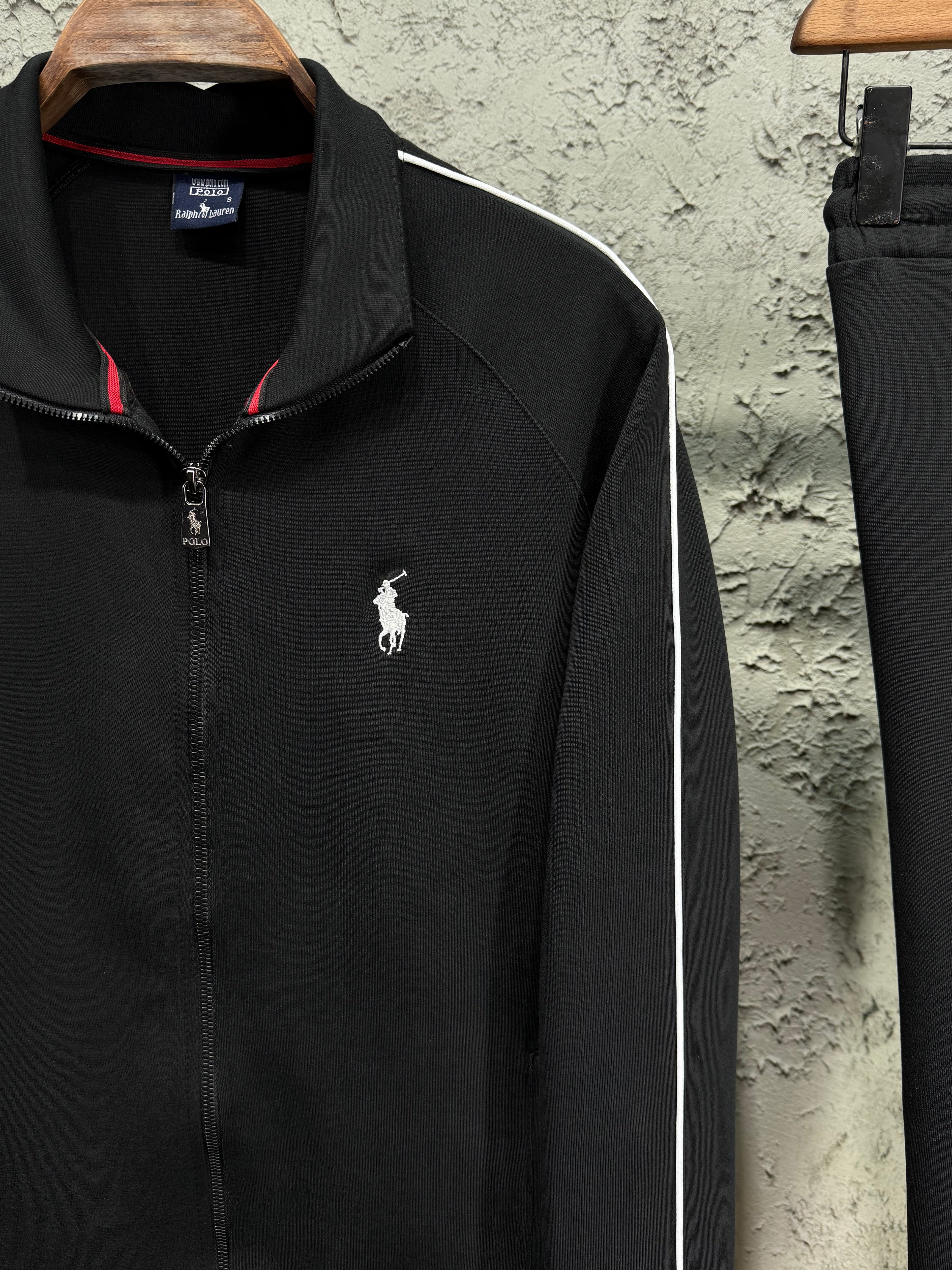 Ralph Lauren Erkek Siyah Fermuarlı Eşofman Takımı – Nakış Logo Detaylı Premium Seri