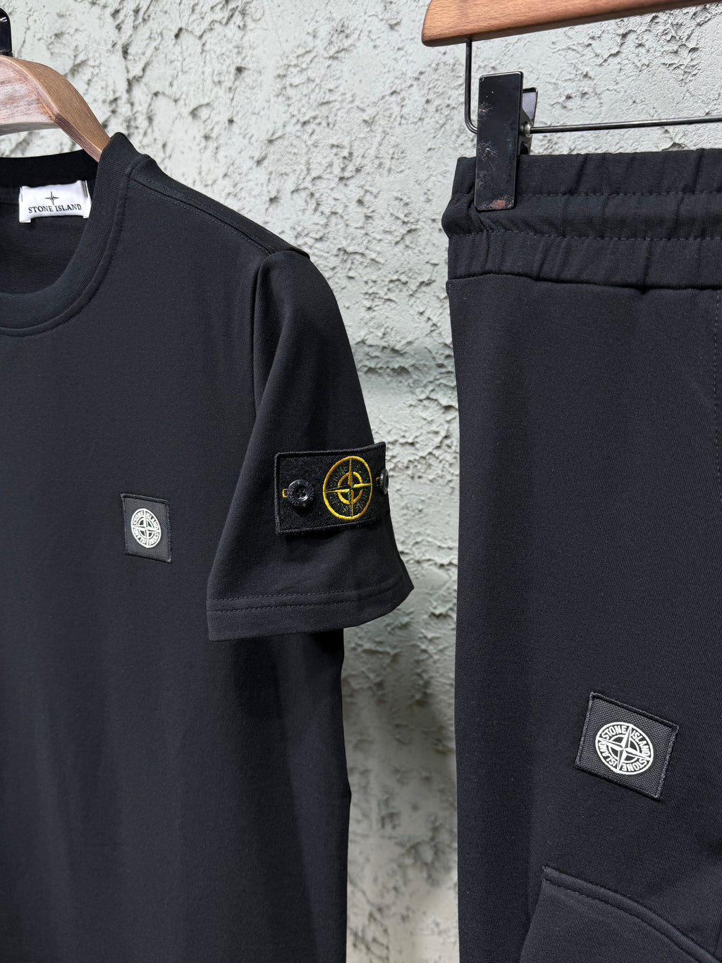 Stone Island Erkek Siyah T-Shirt & Siyah Kargo Eşofman Takımı