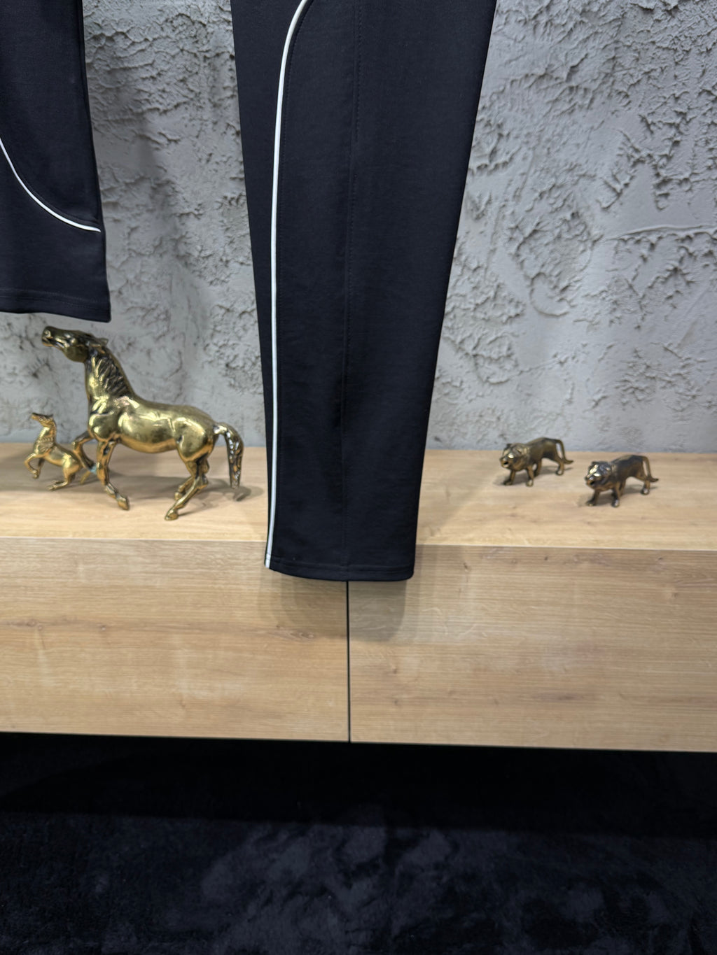 Louis Vuitton Erkek Siyah Şerit Detaylı Eşofman Takımı