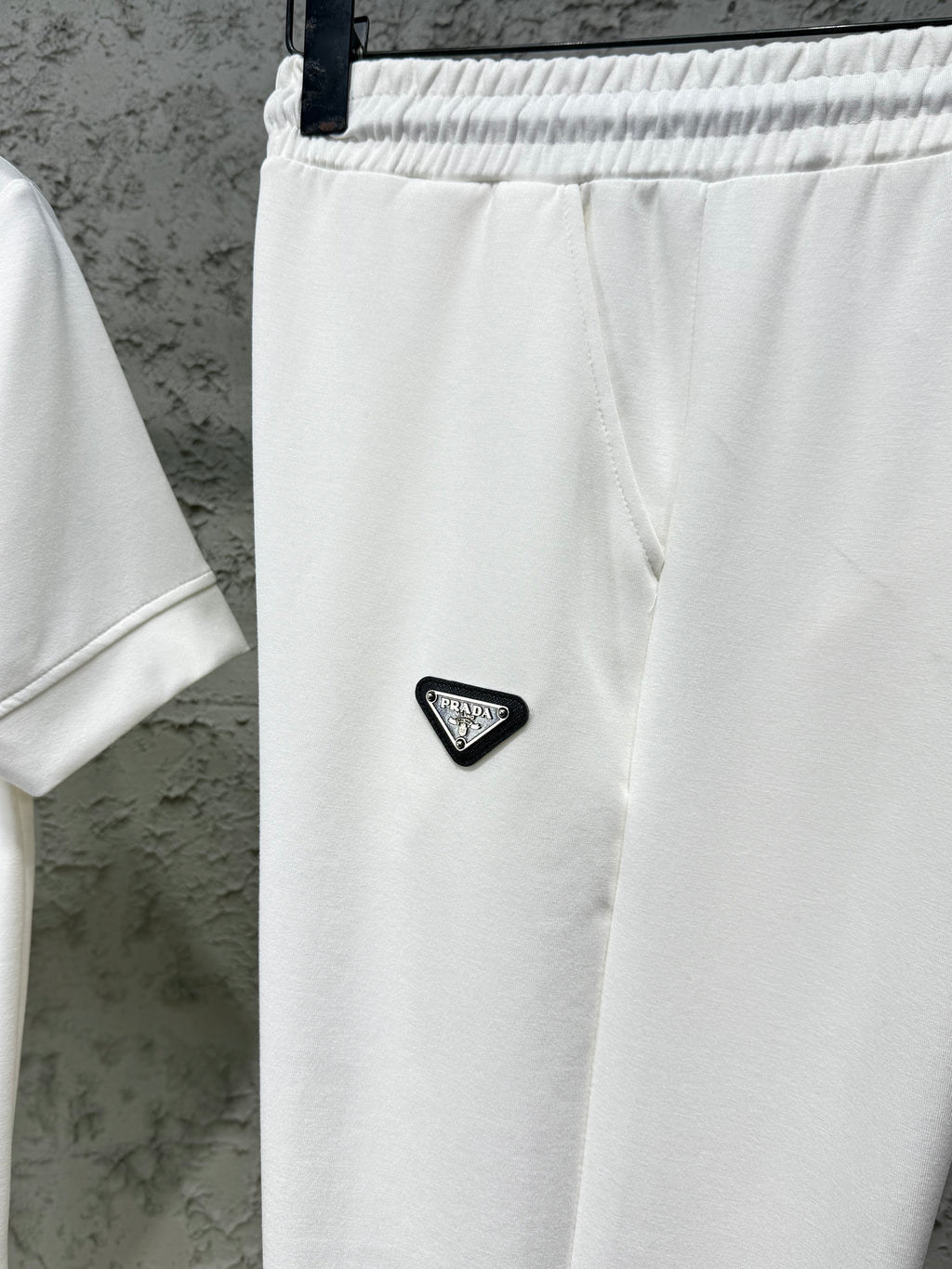 Prada Beyaz T-shirt & Eşofman Takımı
